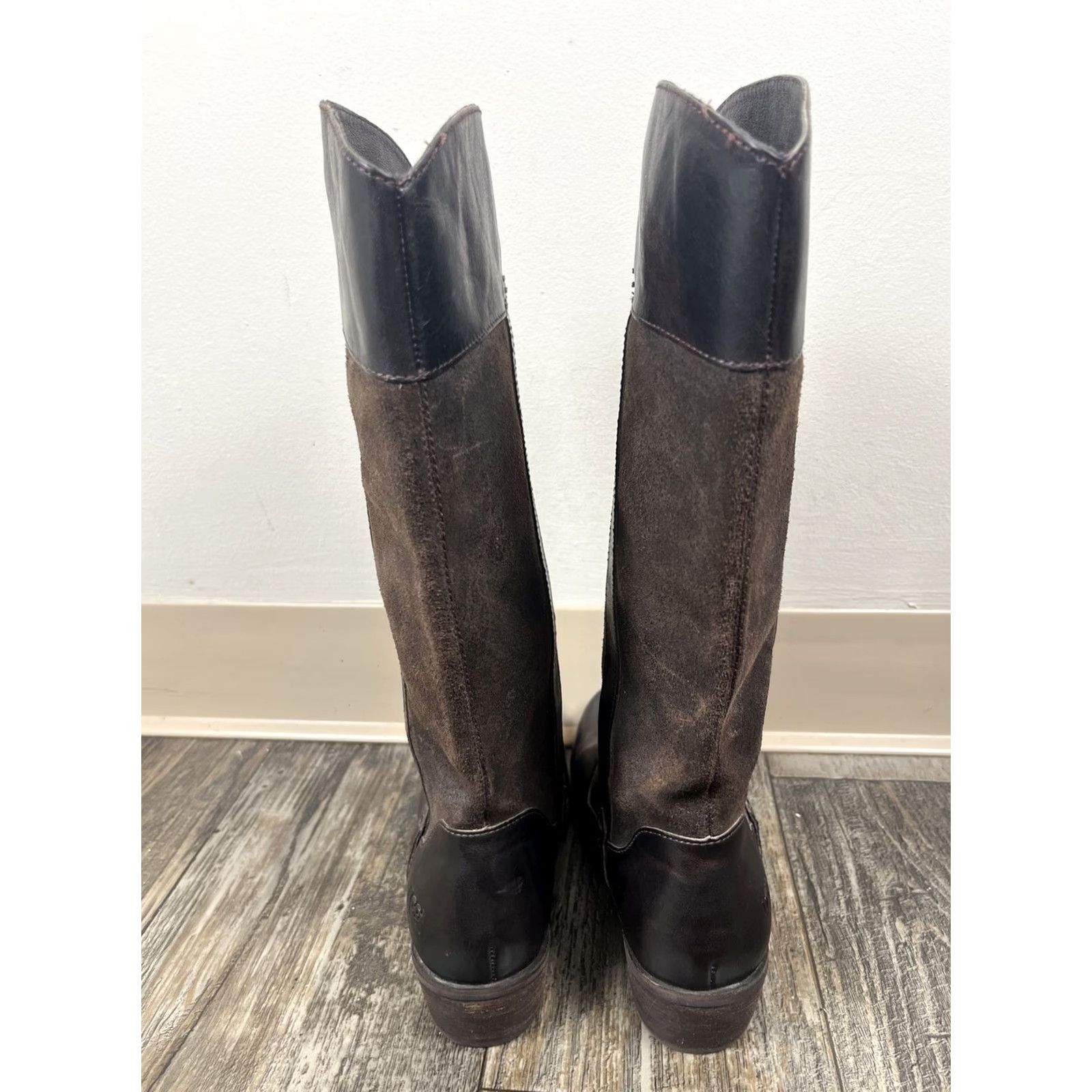 Ugg UGG Boots Womens 7.5 Tall Brown Leather Suede Pull On Mid-Calf Leather Lining Leather Insole Leather Outsole 1008719 U1 Women Boot Size US 8 / IT 38 - 4 Thumbnail