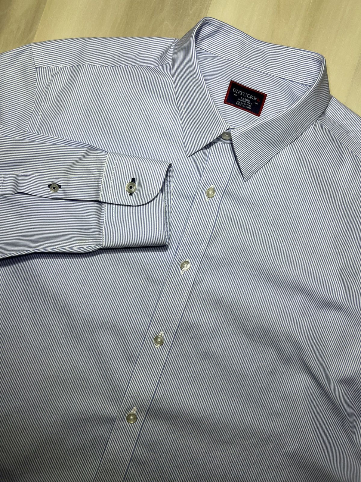 UNTUCKit Untuckit Shirt Mens Large Button Up Blue And White Striped Size US L / EU 52-54 / 3 - 1 Thumbnail