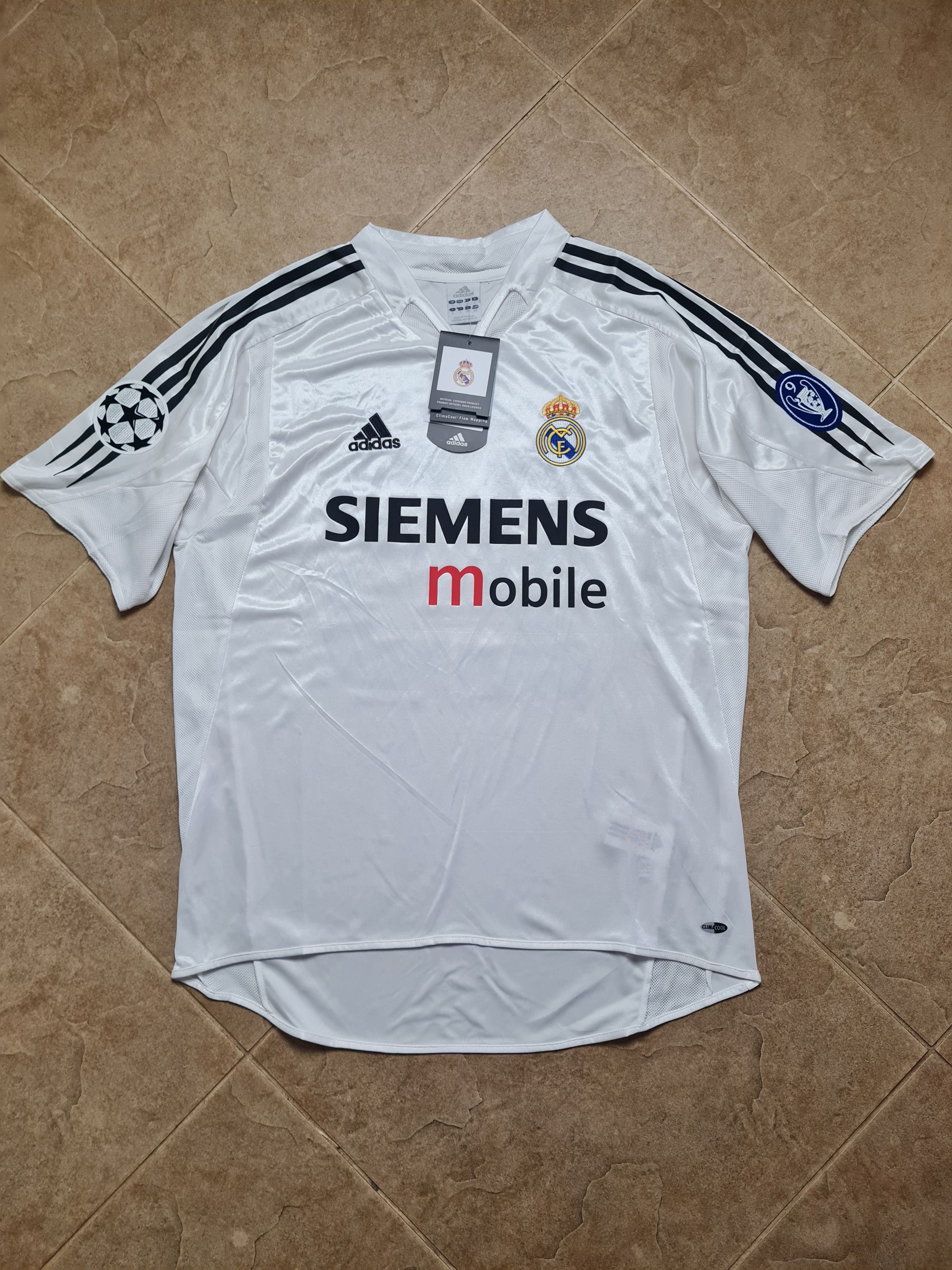 Adidas Real Madrid 2004/2005 David Beckham Football Adidas AJF001 Size US L / EU 52-54 / 3 - 5 Thumbnail