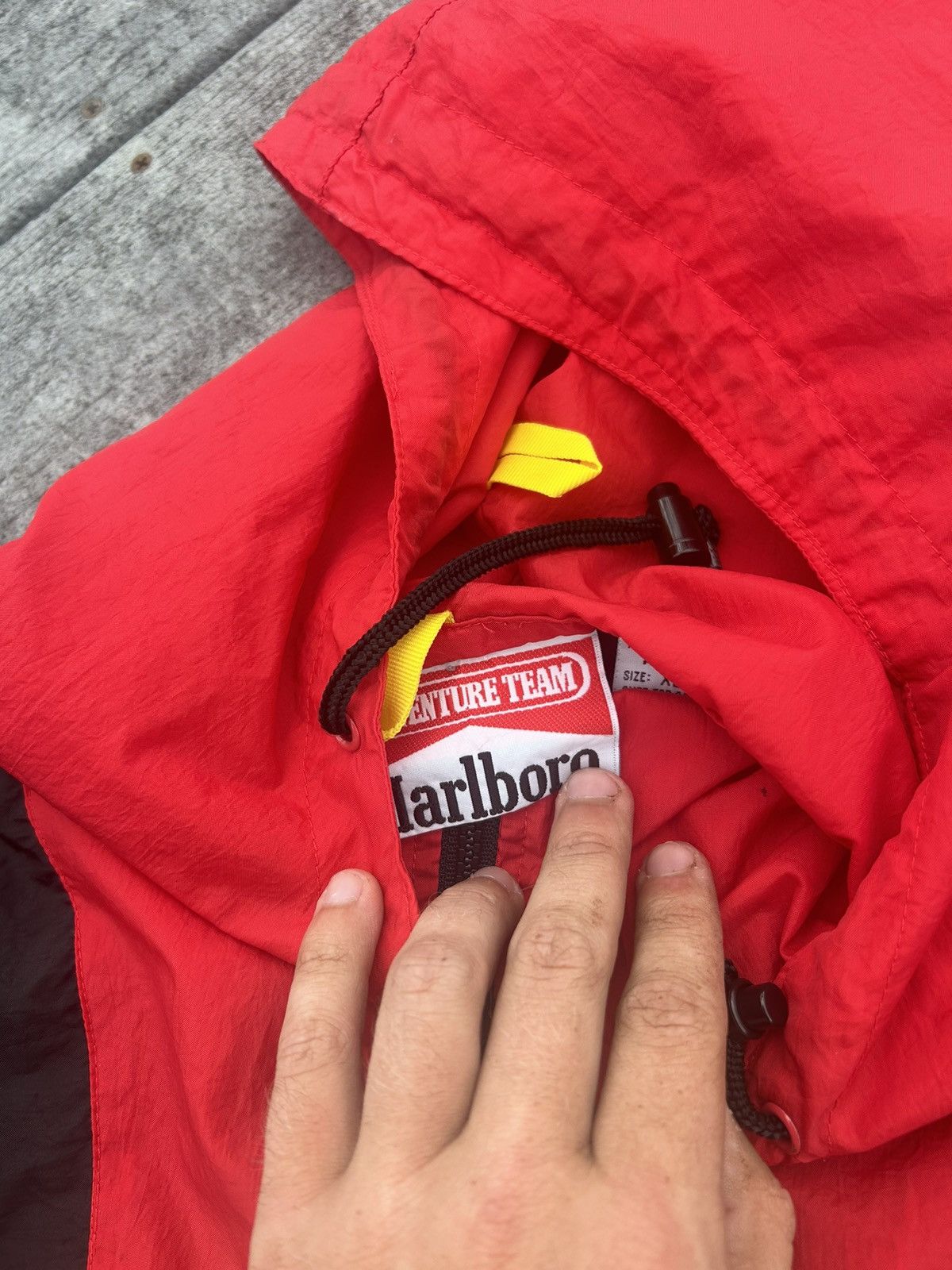 Marlboro × Vintage Vintage Marlboro Windbreaker Size US L / EU 52-54 / 3 - 4 Thumbnail