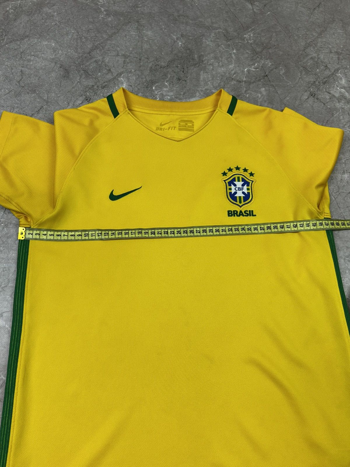 Nike Vintage Nike Brazil Jersey Football Soccer Y2k Blockcore S Size US S / EU 44-46 / 1 - 14 Thumbnail