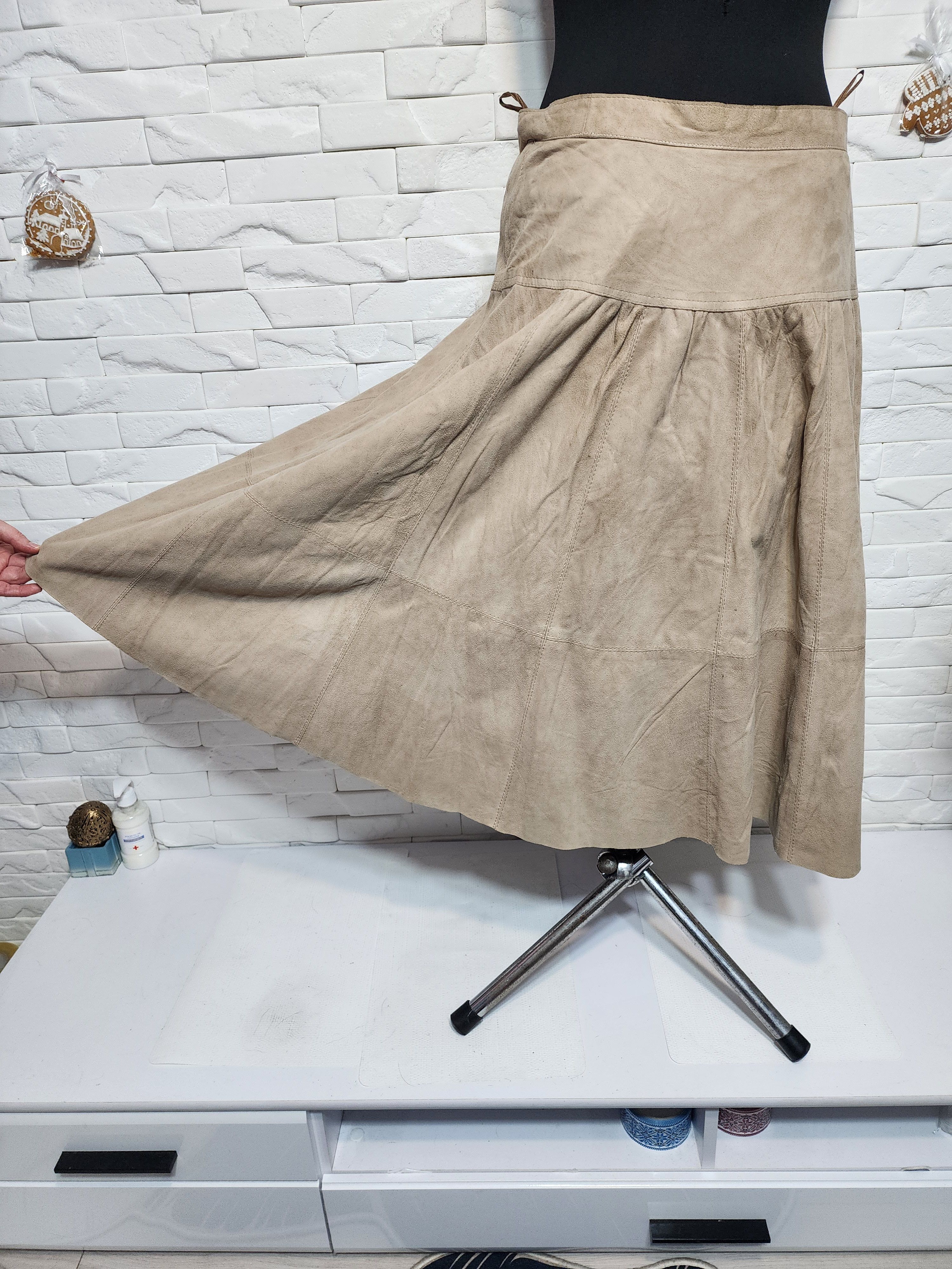 Other Beige Leather Skirt: Flared Skirt. Size 31" - 1 Thumbnail