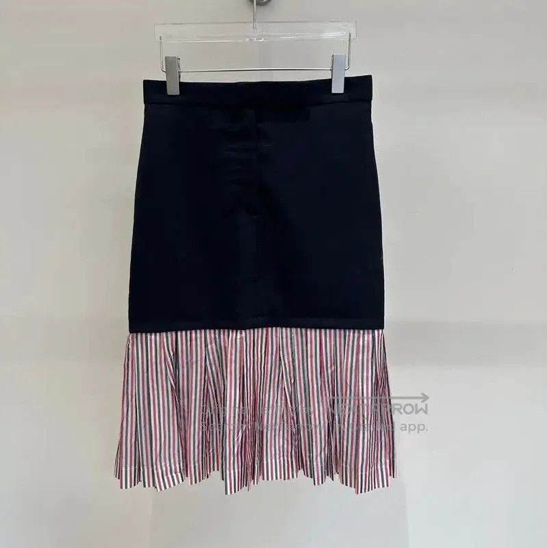 Thom Browne Thom Browne Black Striped Mid-Length Skirt . Size 23" - 1 Thumbnail