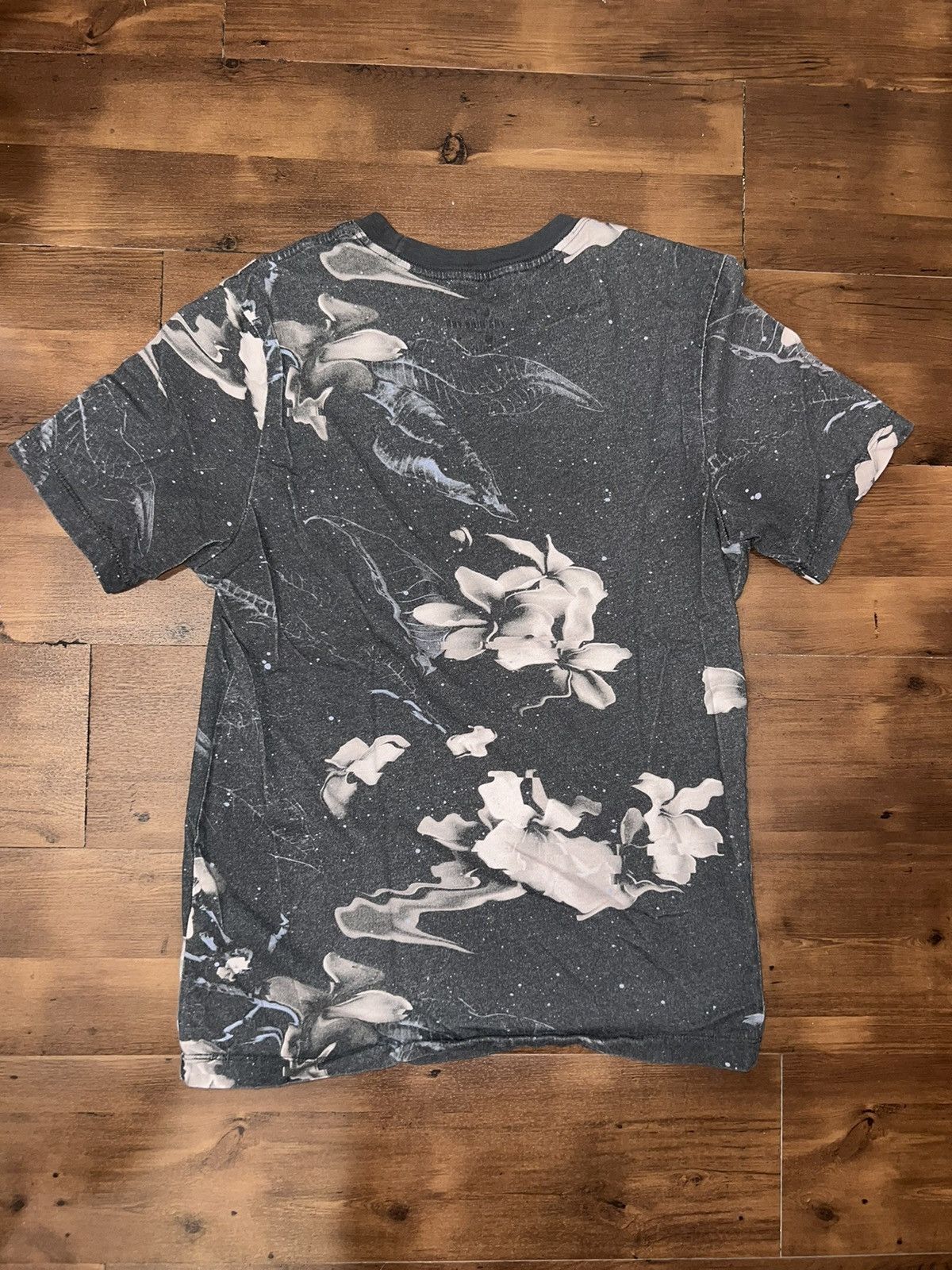 Nike Nike Floral Athletic Shirt Size US S / EU 44-46 / 1 - 3 Thumbnail