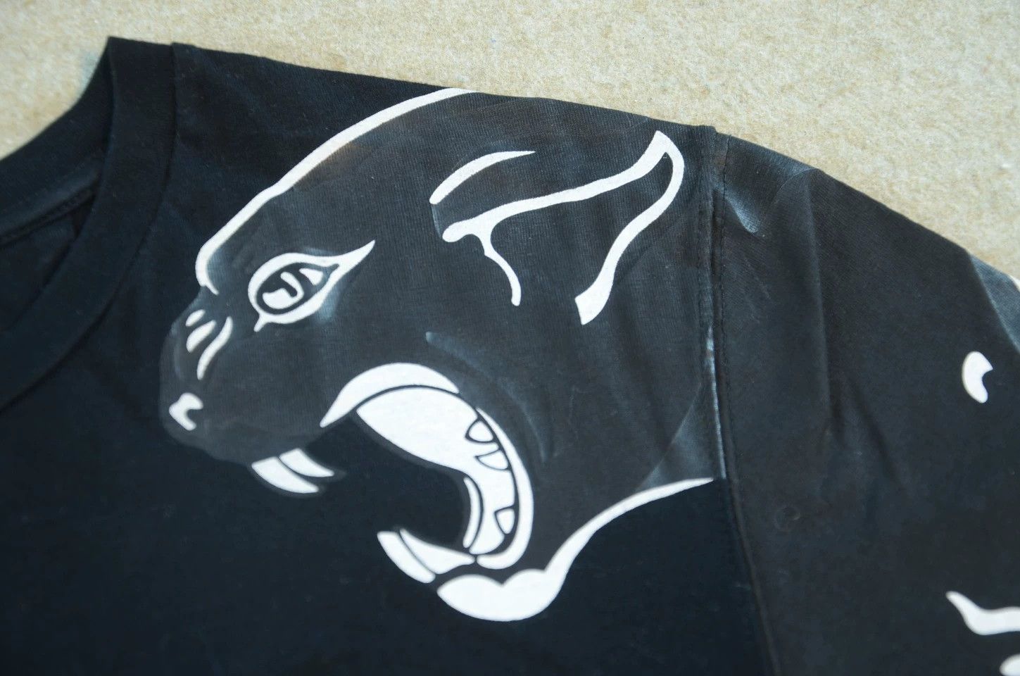 Valentino Valentino Runway Panther Print Short Sleeve T XS LightWear Size XS / US 0-2 / IT 36-38 - 4 Thumbnail