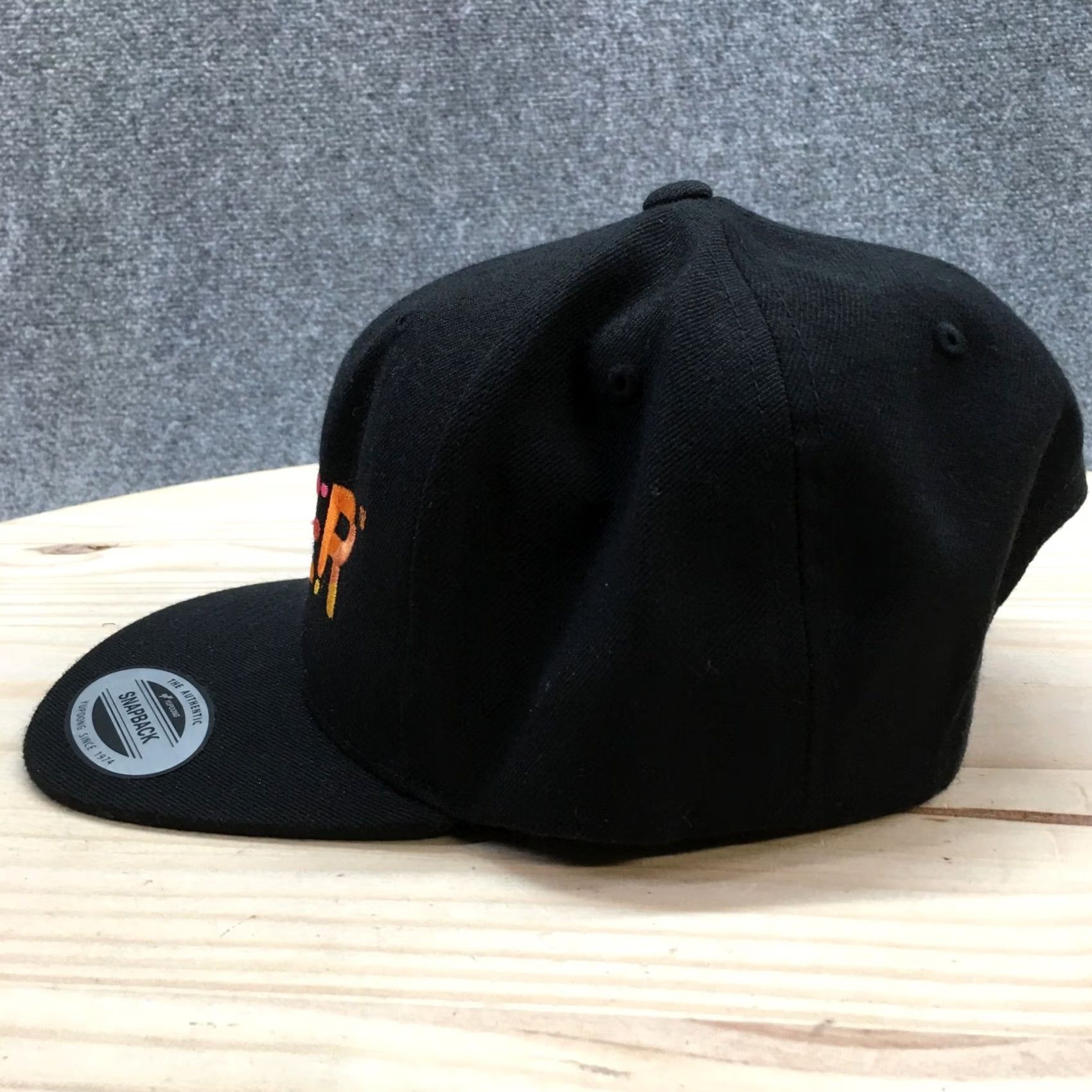 Vintage Fusser Rainbow Snapback Cap Hat Mens One Size Black Adjustable Flat Brim Yupoong Size ONE SIZE - 4 Thumbnail