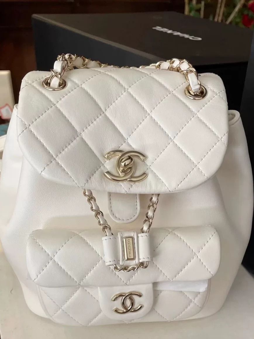 Chanel Pre-loved Bag Very good condition Size ONE SIZE - 1 Thumbnail