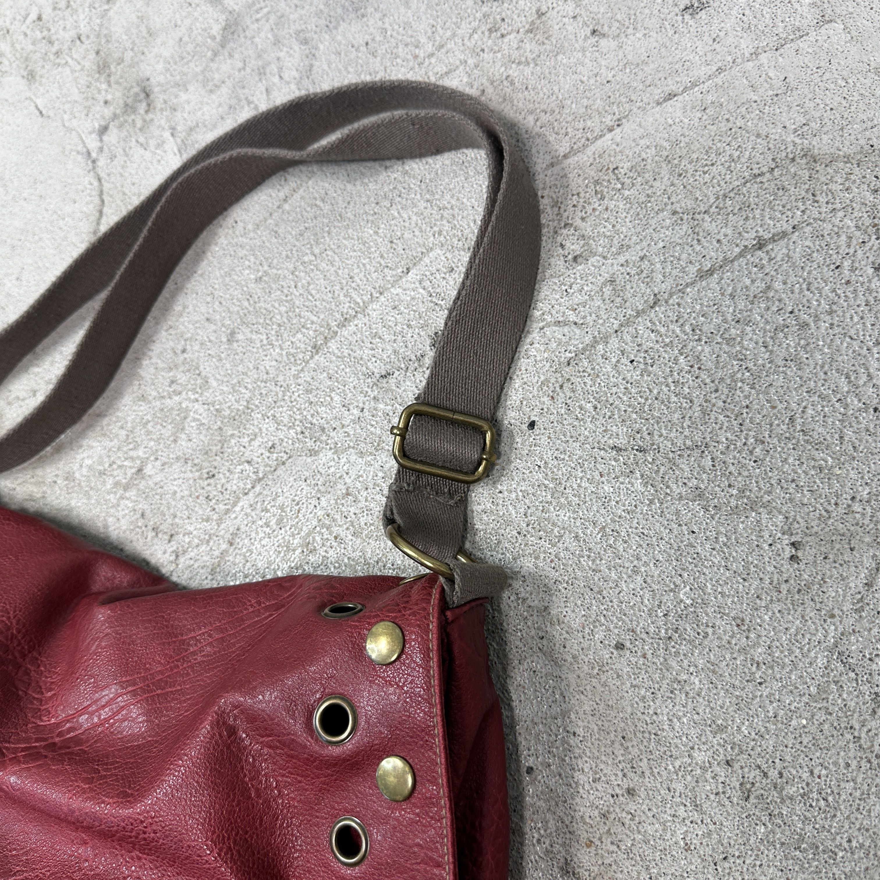 Vintage Vintage Leather Cherry Red Eyelets Bag Y2K Size ONE SIZE - 8 Thumbnail