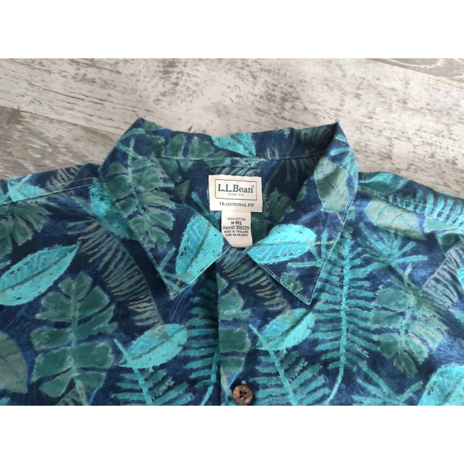 Vintage VINTAGE L.L. BEAN Mens Shirt Short Sleeve Cotton Floral Tropical Leaves Fern Blue Summer Casual Size US M / EU 48-50 / 2 - 2 Thumbnail