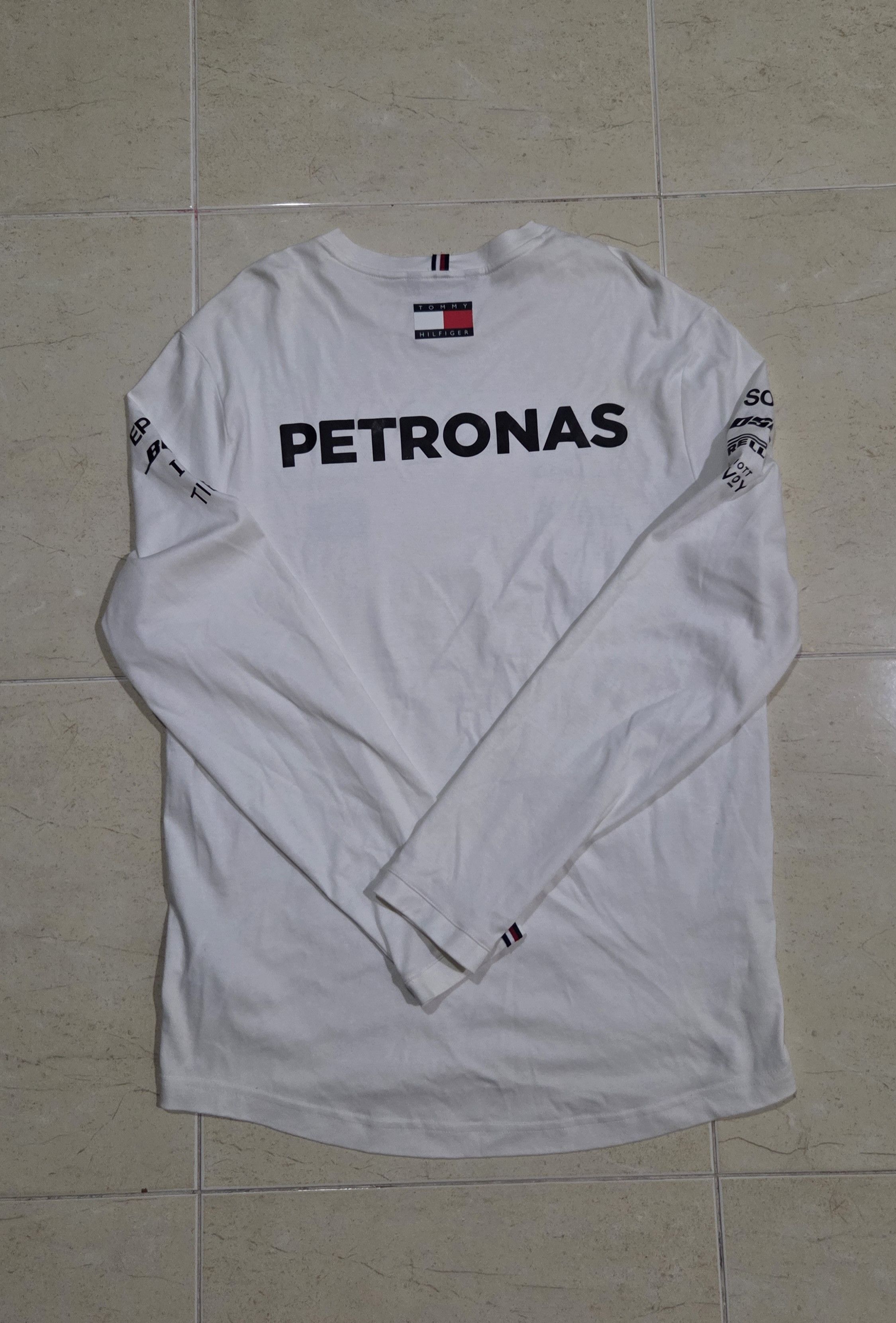 Tommy Hilfiger 2018 LH Issue Driver Tee Mercedes-AMG PETRONAS F1 Size US M / EU 48-50 / 2 - 3 Thumbnail