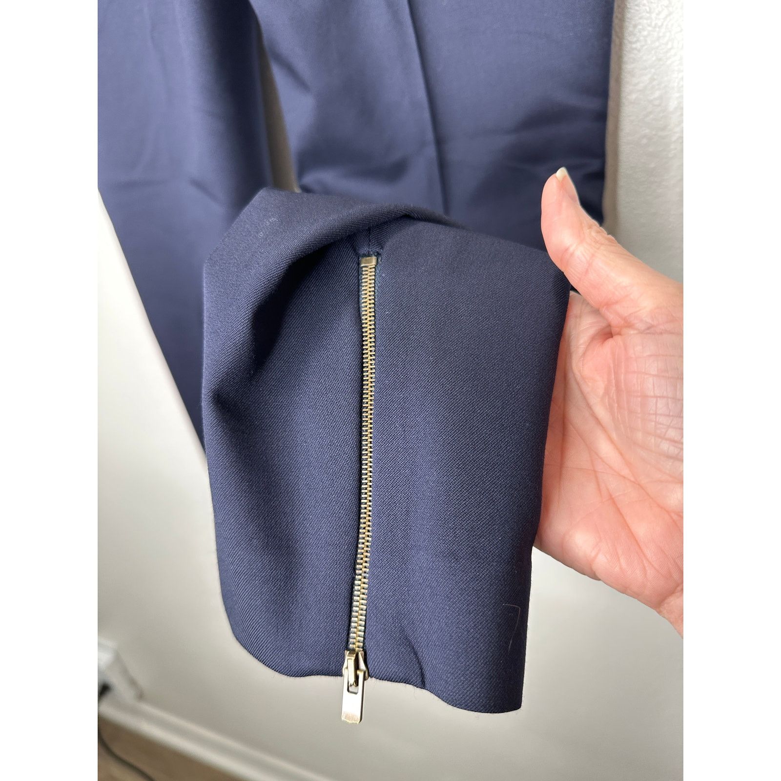 Stella McCartney Stella McCartney Navy Tapered Leg Zip Ankle Trouser 40 / M Size 30" / US 8 / IT 44 - 7 Thumbnail