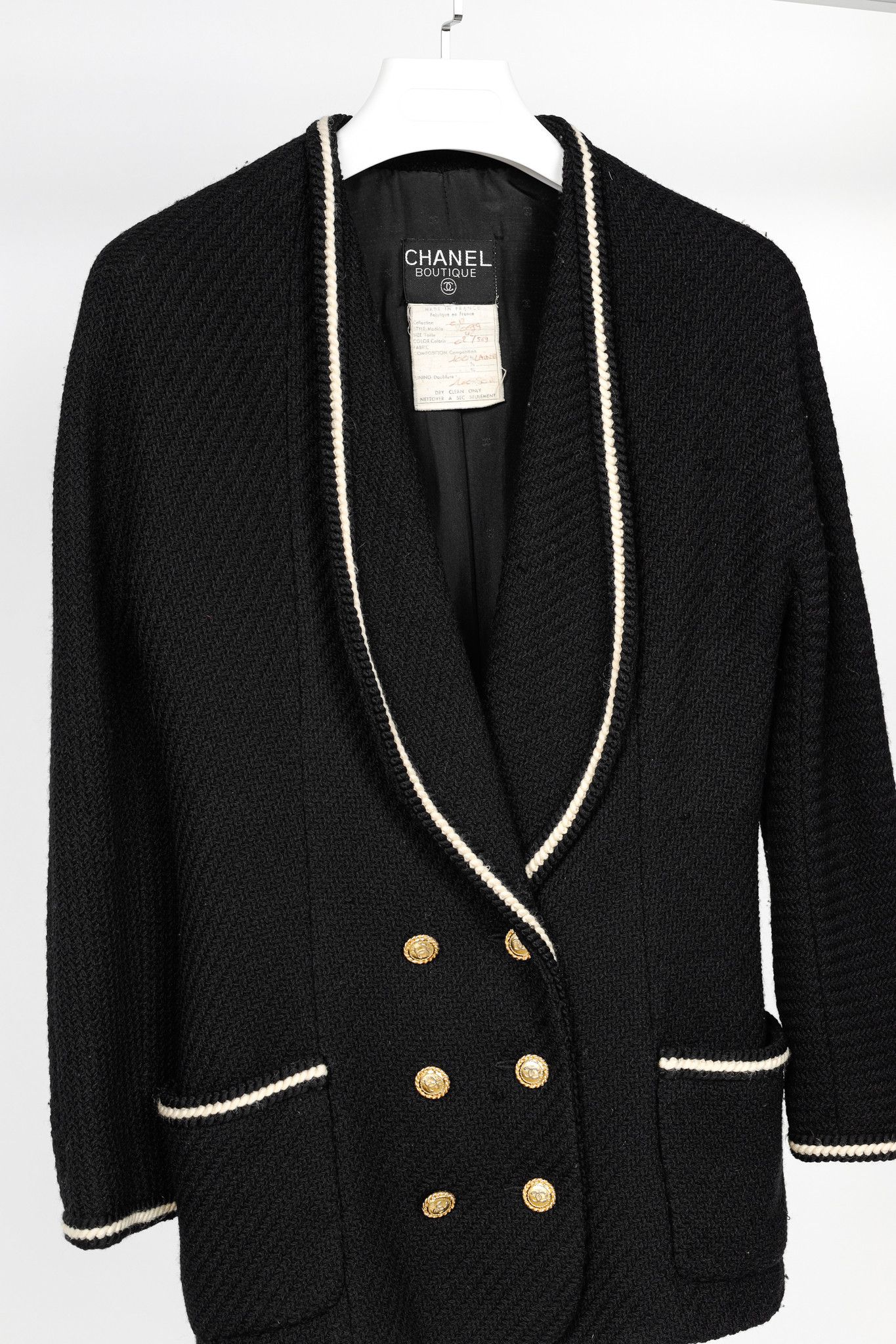 Chanel Boutique 80's Black Wool-Tweed Double-Breasted Blazer