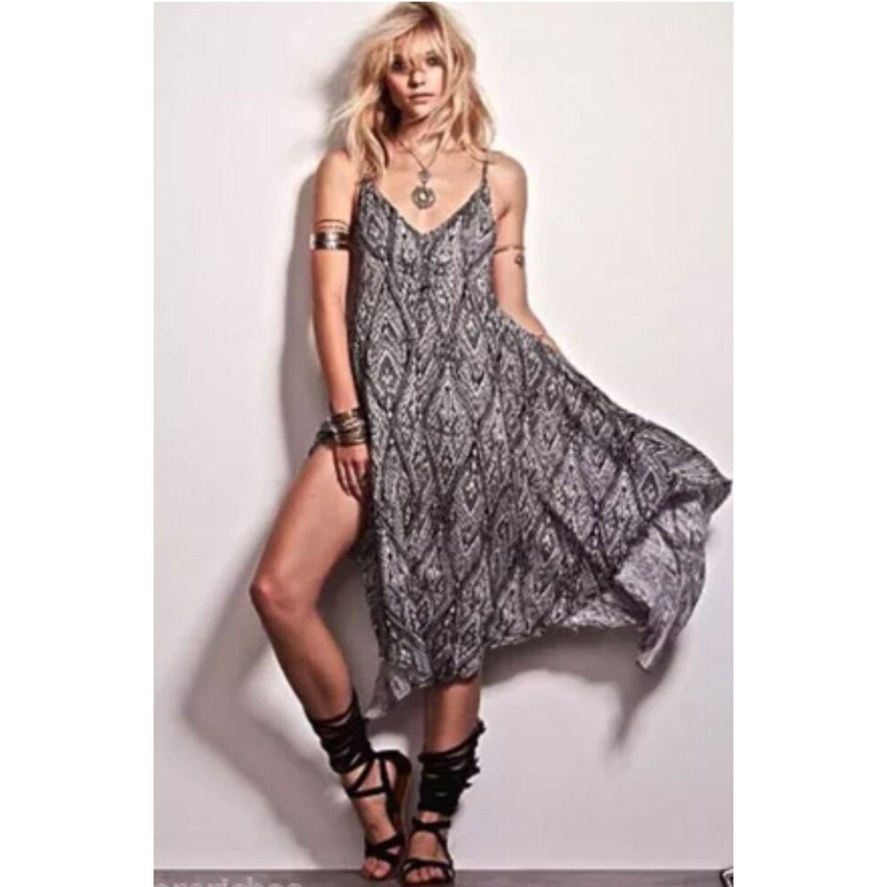 Free People NWOT Free People Peach Asymmetrical Slip Dress | Coastal Cow Size S / US 4 / IT 40 - 19 Thumbnail