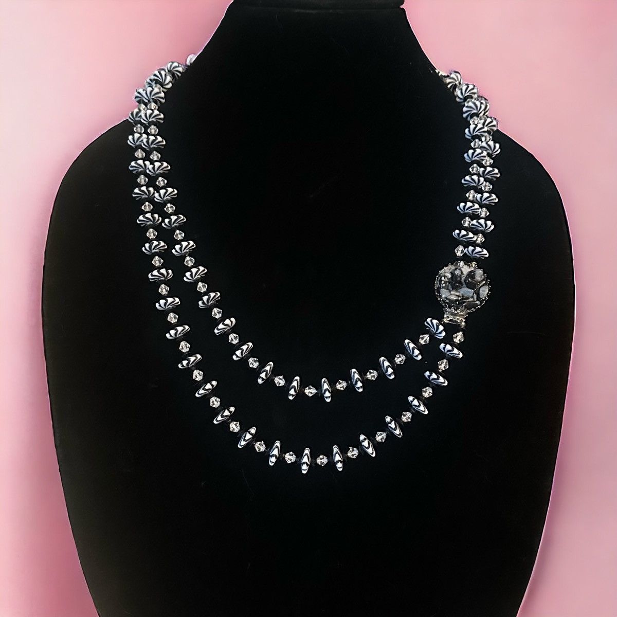 Vintage Vintage white and black striped bead layered necklace Size ONE SIZE - 1 Thumbnail