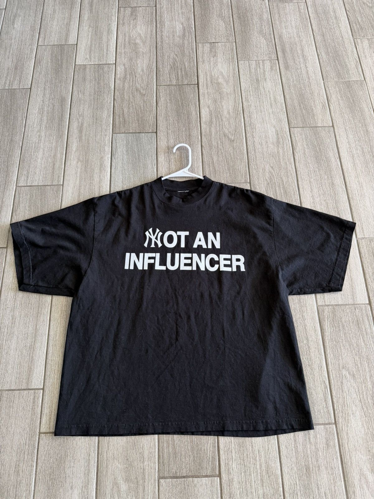 Other Not an influencer tee size L Size US L / EU 52-54 / 3 - 3 Thumbnail