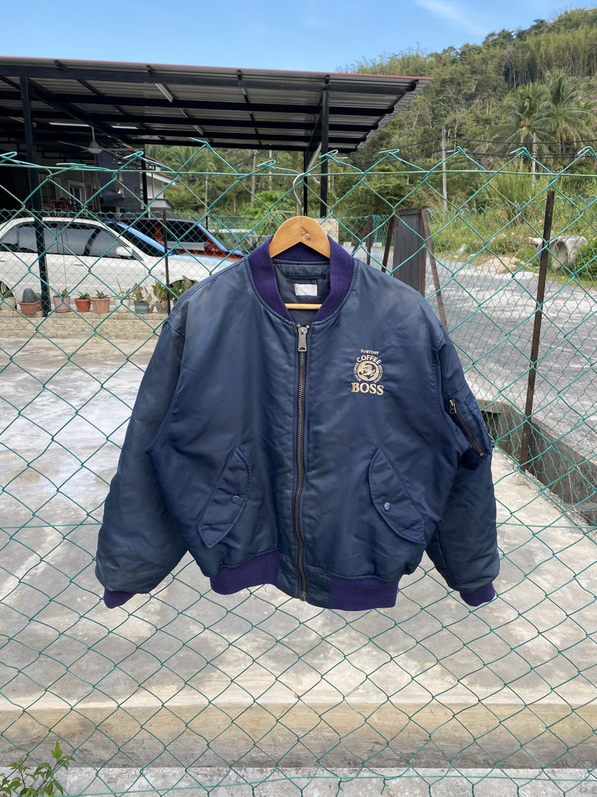 Japanese Brand Distressed Suntory Coffee Boss embroidery big logo bombers Size US L / EU 52-54 / 3 - 1 Thumbnail