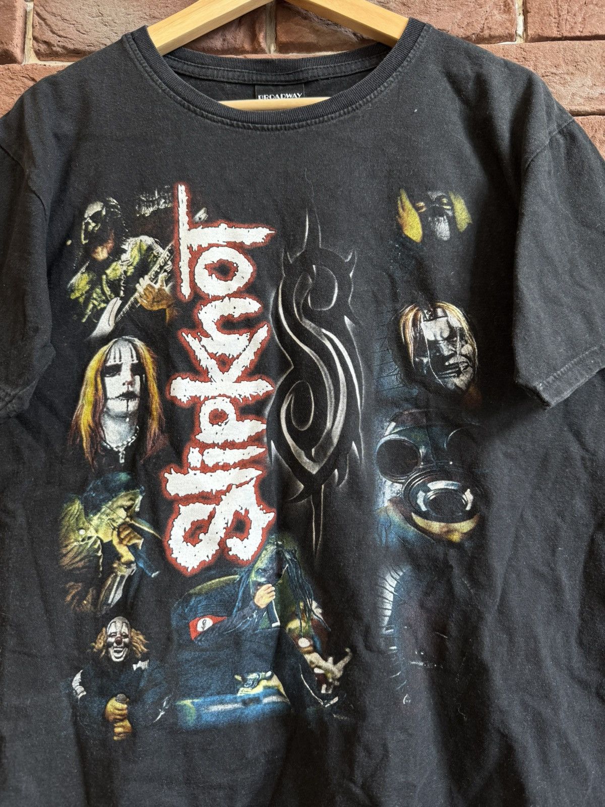 Band Tees Rare Vintage 00s Slipknot Masks Numetal Band Tee Y2K M Size US M / EU 48-50 / 2 - 3 Thumbnail