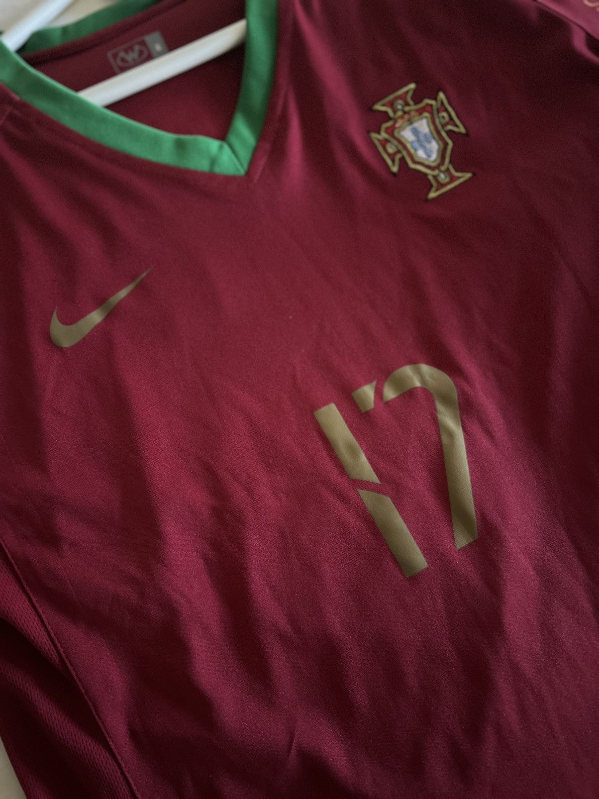 Nike Portugal Cristiano Ronaldo Vintage Jersey Size US XL / EU 56 / 4 - 5 Thumbnail