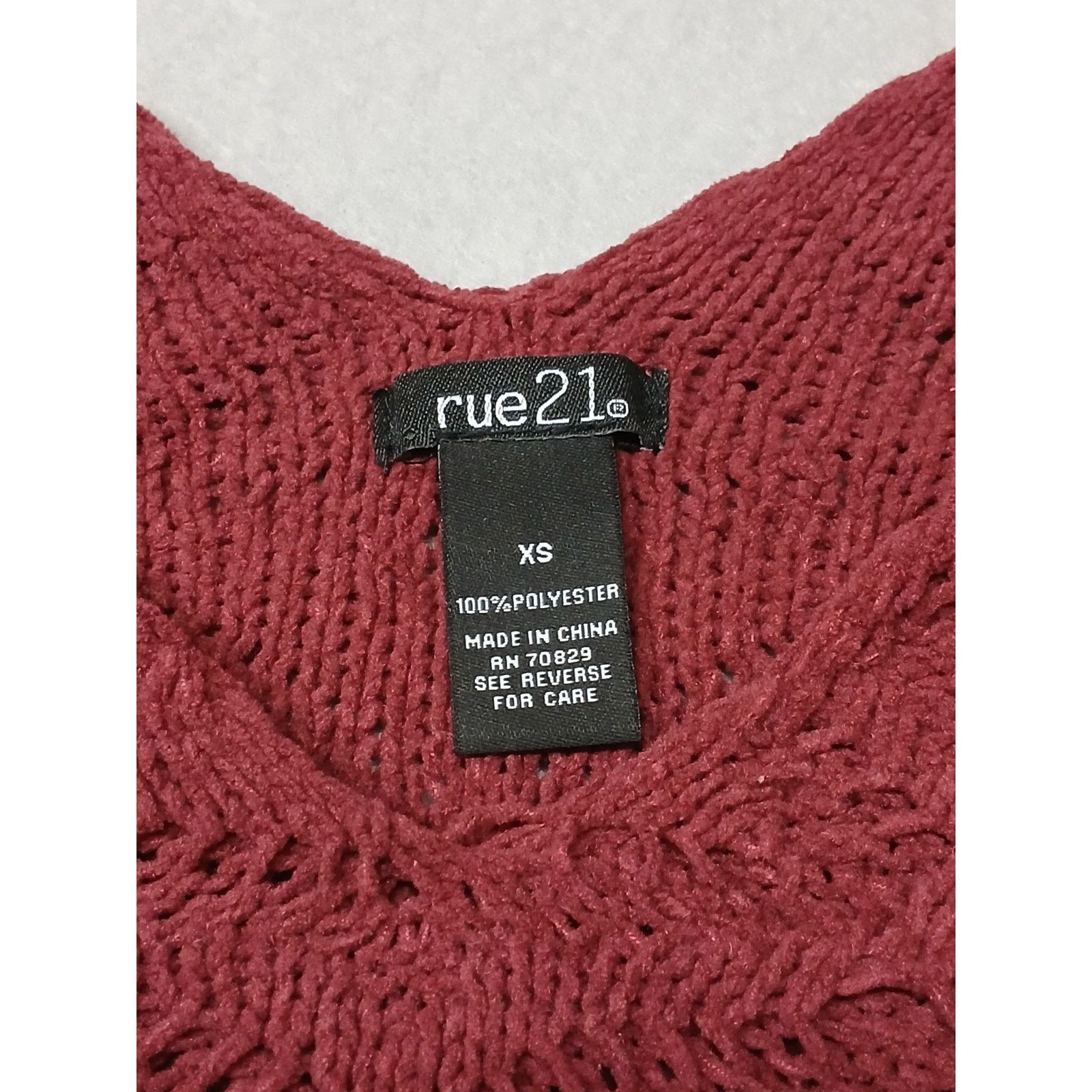 rue21 Rue 21 (XSmall) Women's Burgandy Knitted V-Neck Crop Sweater Size XS / US 0-2 / IT 36-38 - 2 Thumbnail