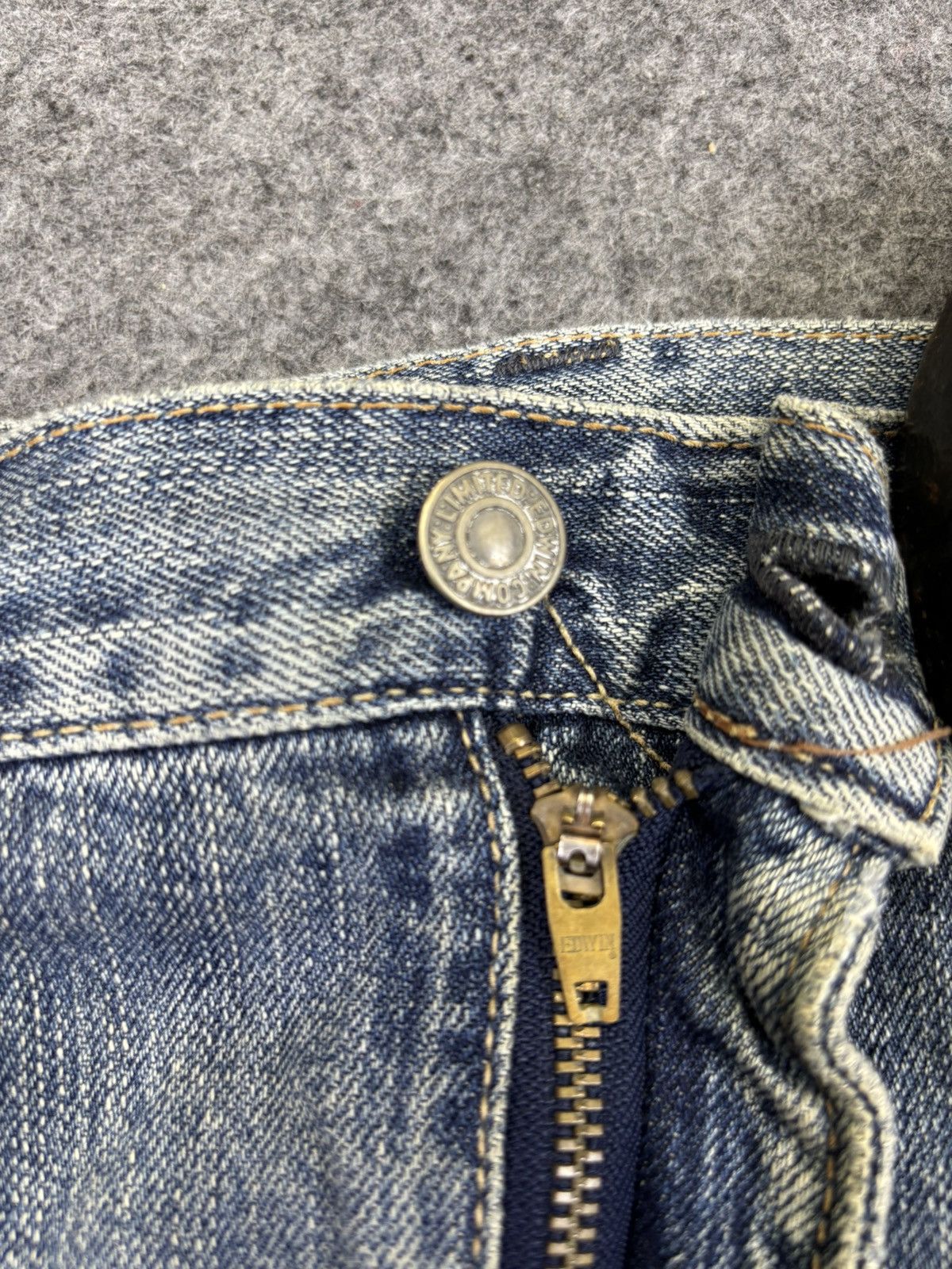 Edwin 💥Thrashed💥Vtg Edwin 445 Loose Heavy Distressed Denim F942 Size US 36 / EU 52 - 9 Thumbnail