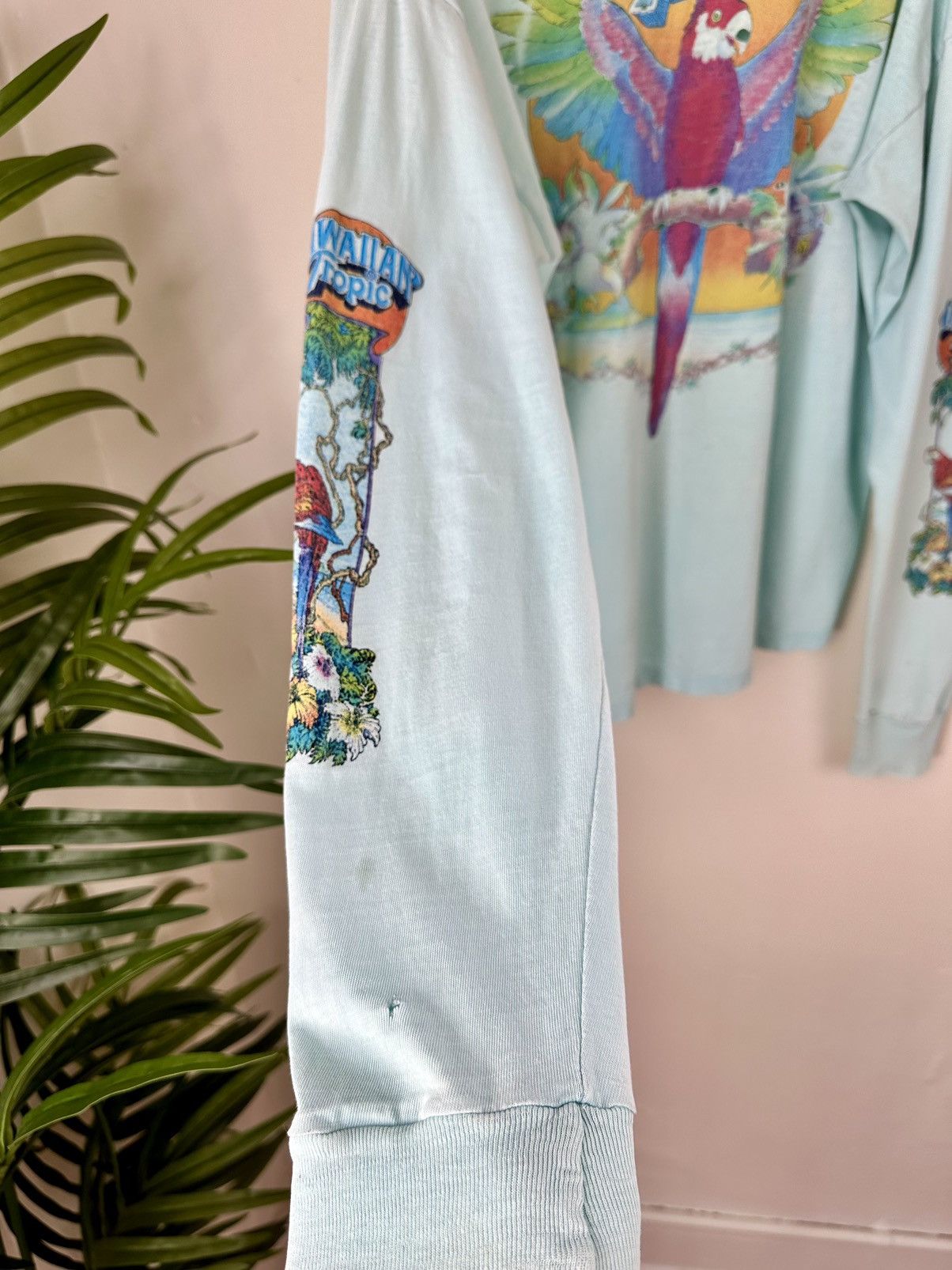 Vintage (XL) 80’s THRASHED TROPICAL VINTAGE Blue Long-sleeve Tee Size US XL / EU 56 / 4 - 17 Thumbnail