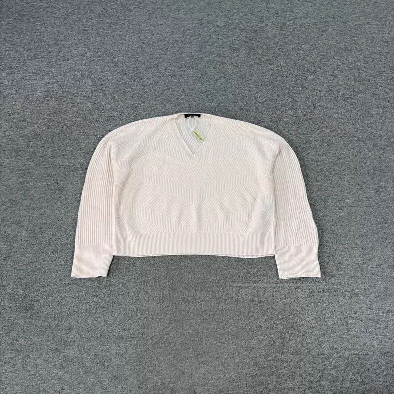 Loro Piana Loro Piana Light Pink V-neck Herringbone Bat Sleeve Short Size M / US 6-8 / IT 42-44 - 1 Thumbnail