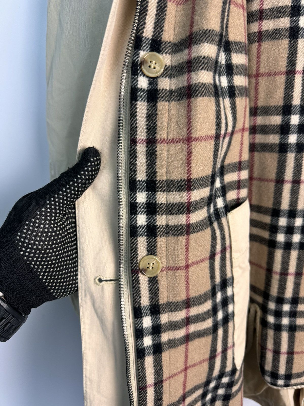 Burberry × Vintage Authentic Vintage Burberry Lined Nova Check Women’s Coat Size L / US 10 / IT 46 - 4 Thumbnail