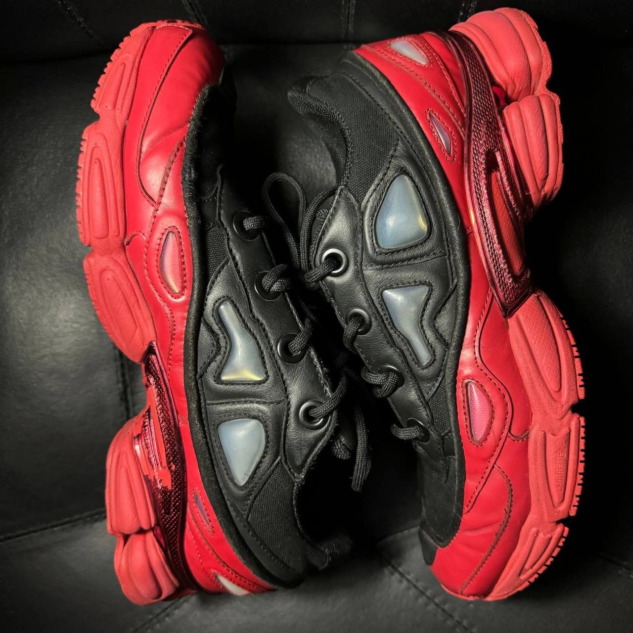 Adidas × Raf Simons 9,5us Adidas Raf Simons ozweego Scarlet Corn black Size US 9.5 / EU 42-43 - 4 Thumbnail