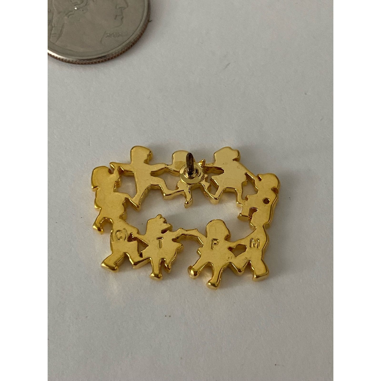 Vintage Vintage children holding hands pin gold tone Size ONE SIZE - 3 Thumbnail