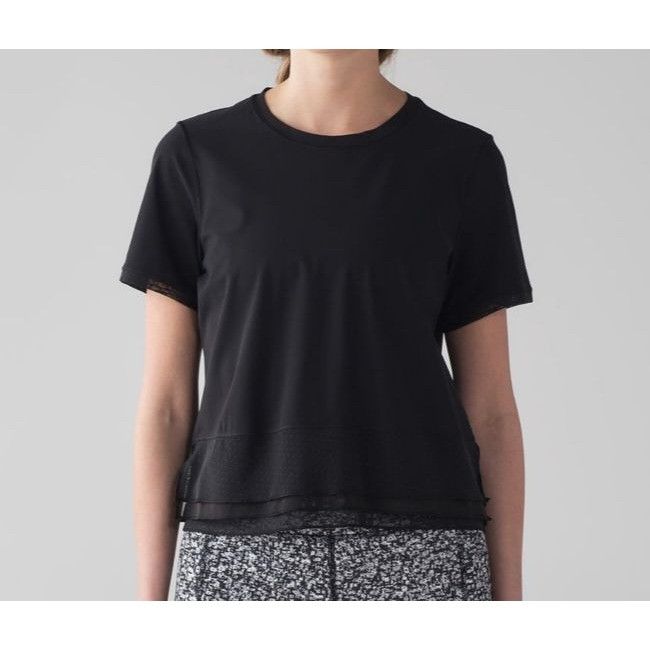 Lululemon Lululemon Sole Training Tee 4 Black Luxtreme Mesh Dot Trim S Size S / US 4 / IT 40 - 1 Thumbnail
