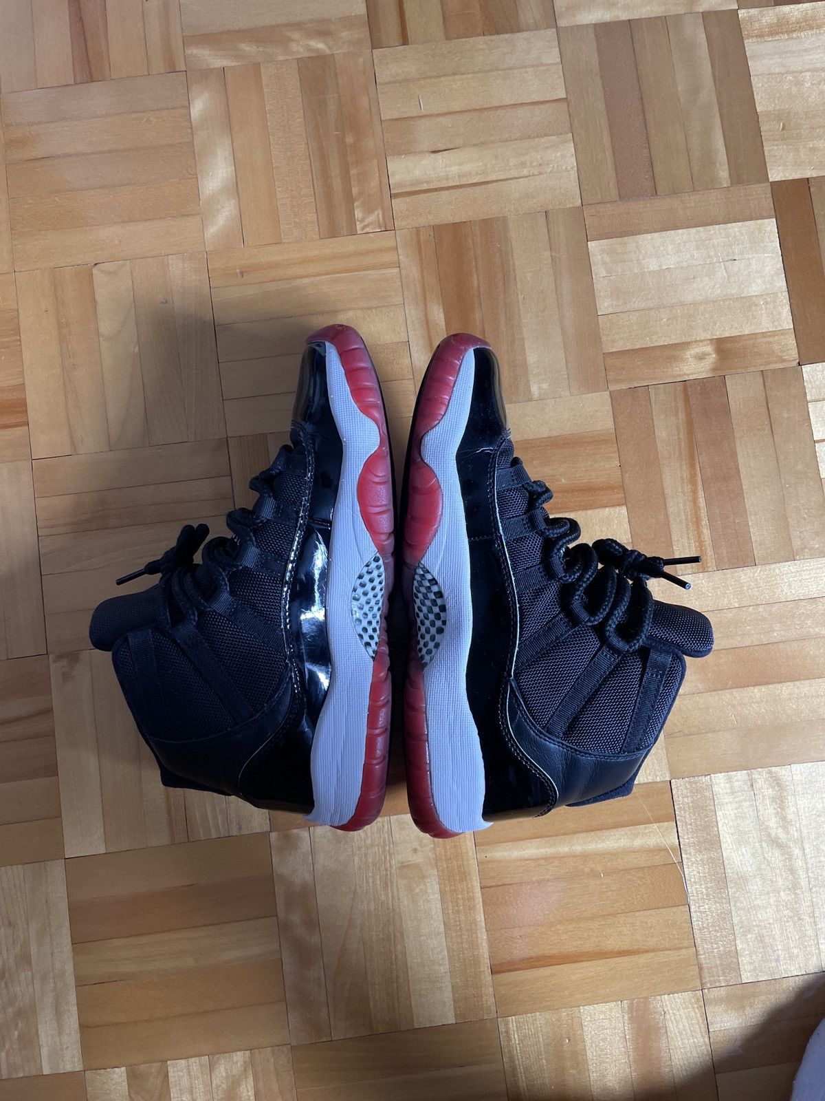 Nike Jordan 11 Bred (2019 GS) Size US 7 / EU 40 - 7 Thumbnail