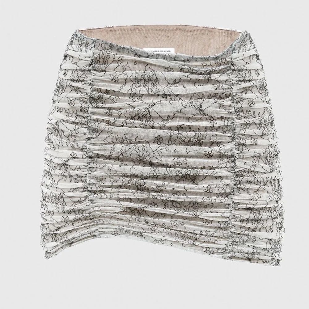 Maniere De Vior Ruched Lace Asymmetric gothic monochrome Mini Skirt Size 28" / US 6 / IT 42 - 2 Thumbnail