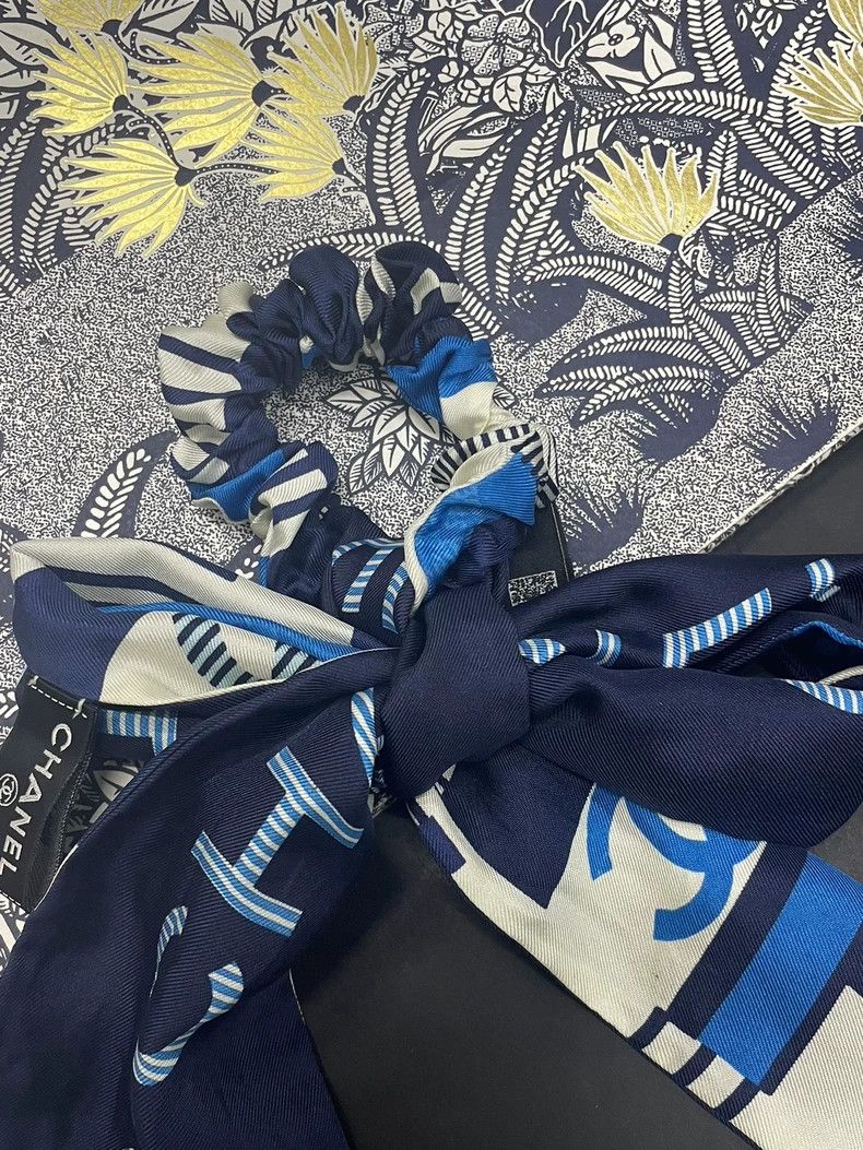Chanel chanel Blue printed silk scarf hair hoop Size ONE SIZE - 2 Thumbnail