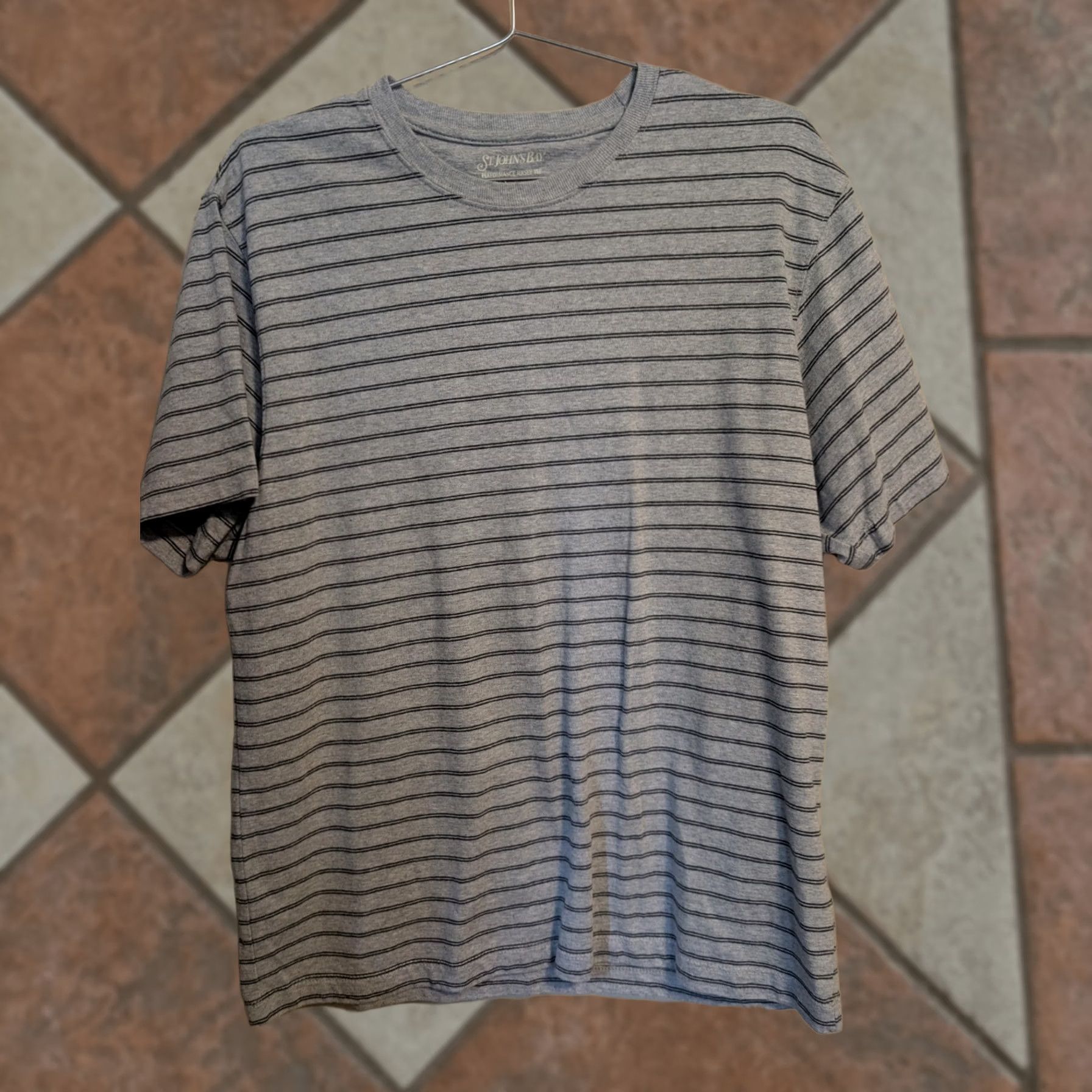Vintage St. John's Bay Performance Short Sleeve Men's Jersey Tee Gray Stripe MEDIUM Size US M / EU 48-50 / 2 - 1 Thumbnail