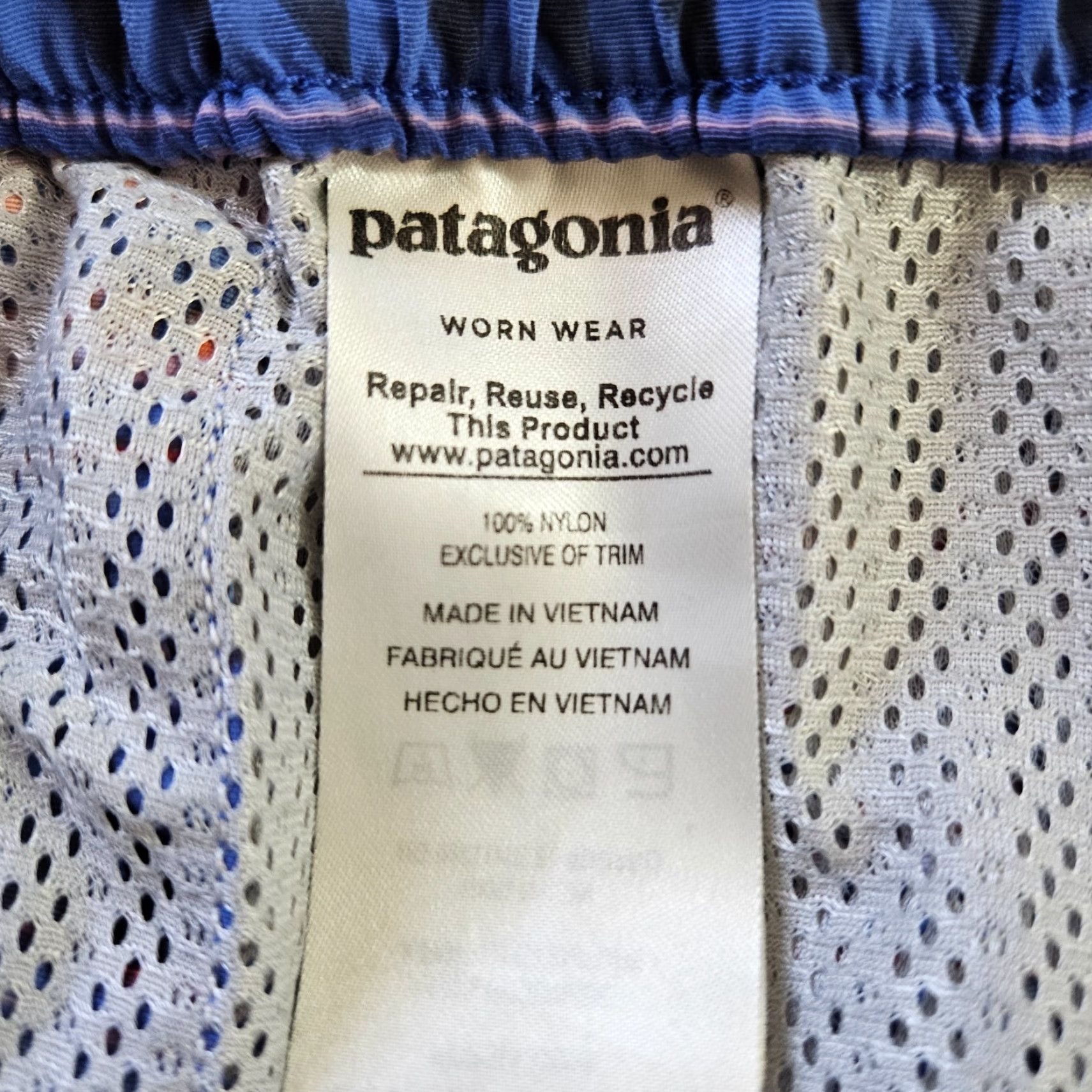 Patagonia Patagonia Shorts Women's S Striped Blue Pink Mid Rise Casual Activewear Shirt? Size 28" / US 6 / IT 42 - 4 Thumbnail