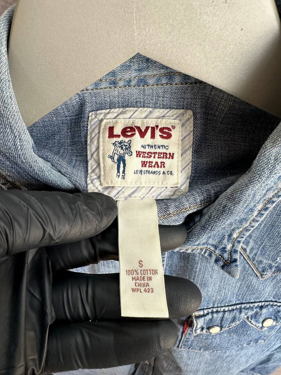 Levi's Vintage Clothing Levi's Authentic Western Wear Pearl Snap Denim Shirt VTG 90s Size US S / EU 44-46 / 1 - 12 Thumbnail