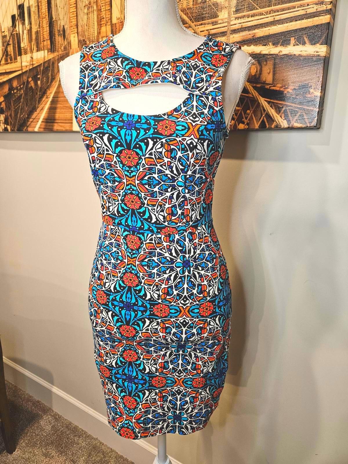 Forever 21 Forever 21 Colorful Printed Bodycon Dress with Cut-Out #554 Size S / US 4 / IT 40 - 1 Thumbnail