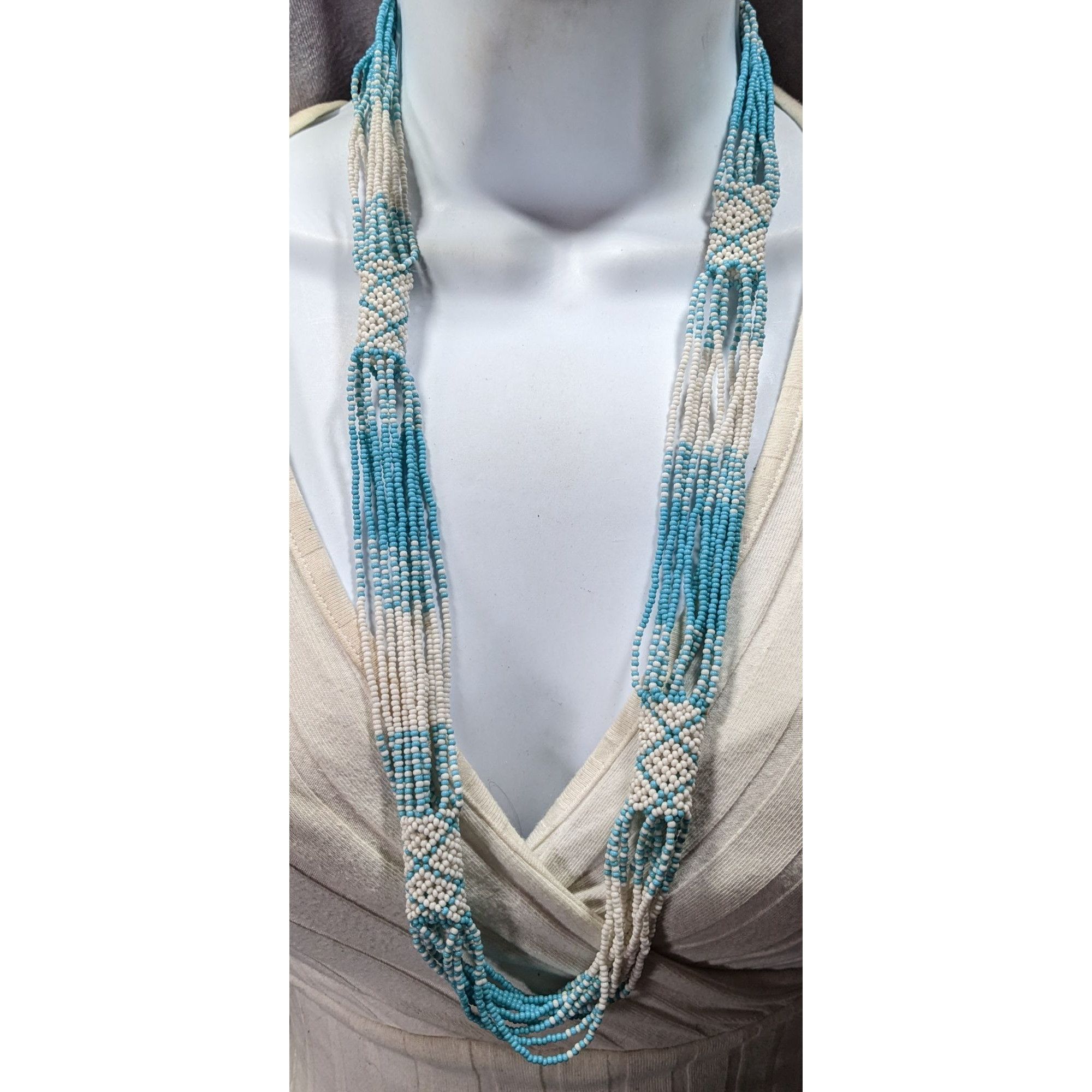 Other Vintage Handmade Blue And White Glass Seed Bead Necklace Size ONE SIZE - 2 Thumbnail
