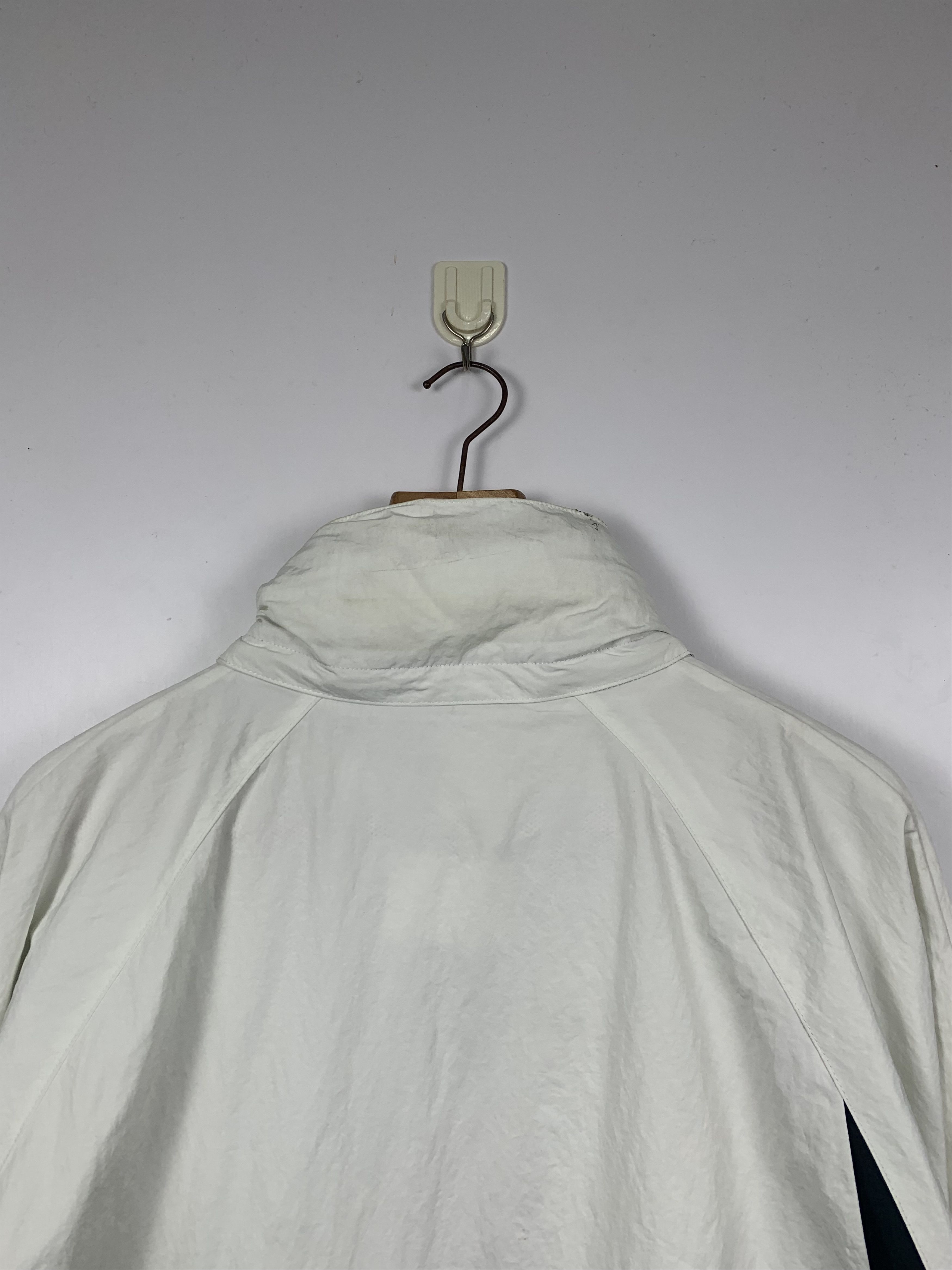 Nike Vintage Nike Big Swoosh Zipper Up Light Bomber Jacket J1253 Size US L / EU 52-54 / 3 - 4 Thumbnail