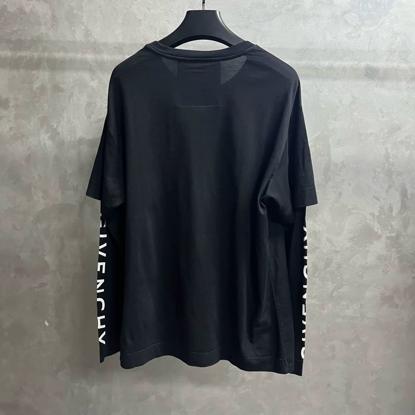Givenchy Givenchy Black Letter Print Long Sleeve T Size US L / EU 52-54 / 3 - 5 Thumbnail