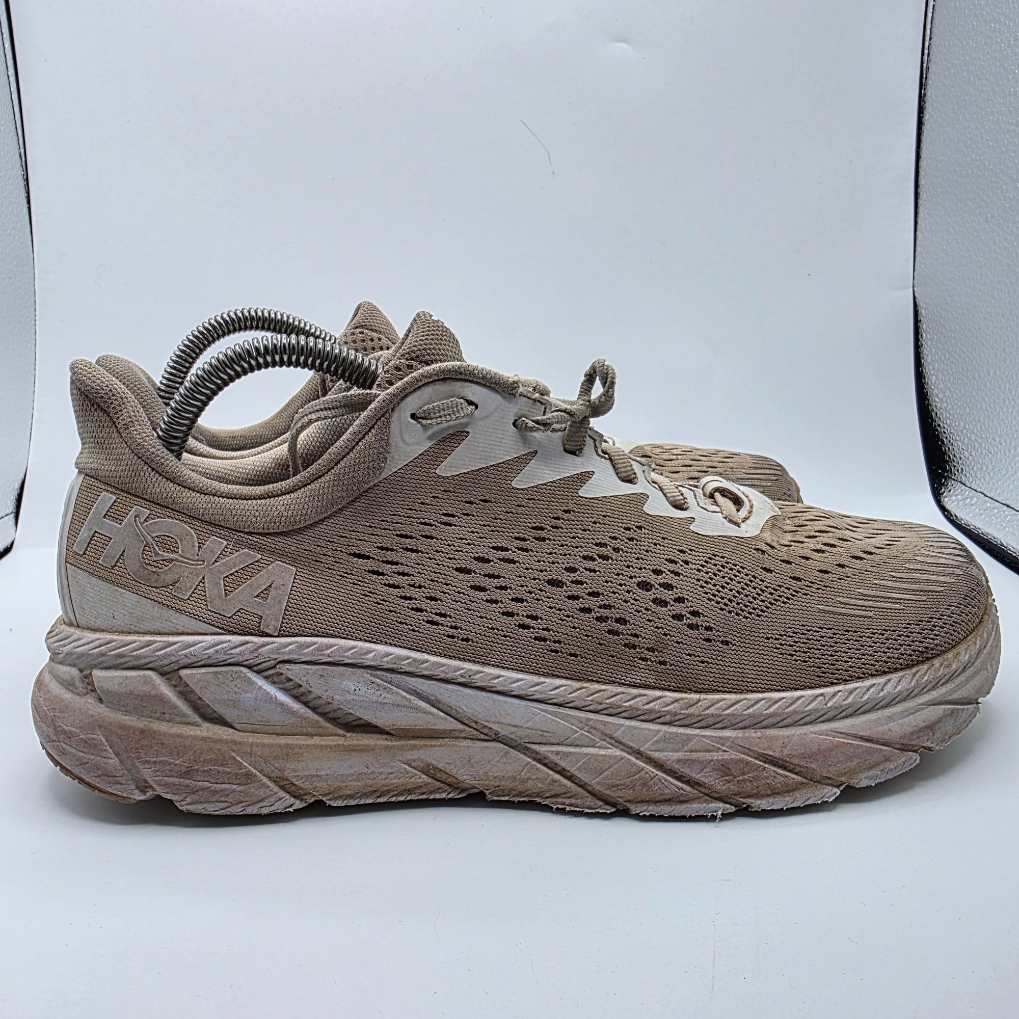 Hoka Hoka One One Clifton 7 Womens Size 9.5 White Sneaker Shoes A Size US 9.5 / IT 39.5 - 12 Thumbnail