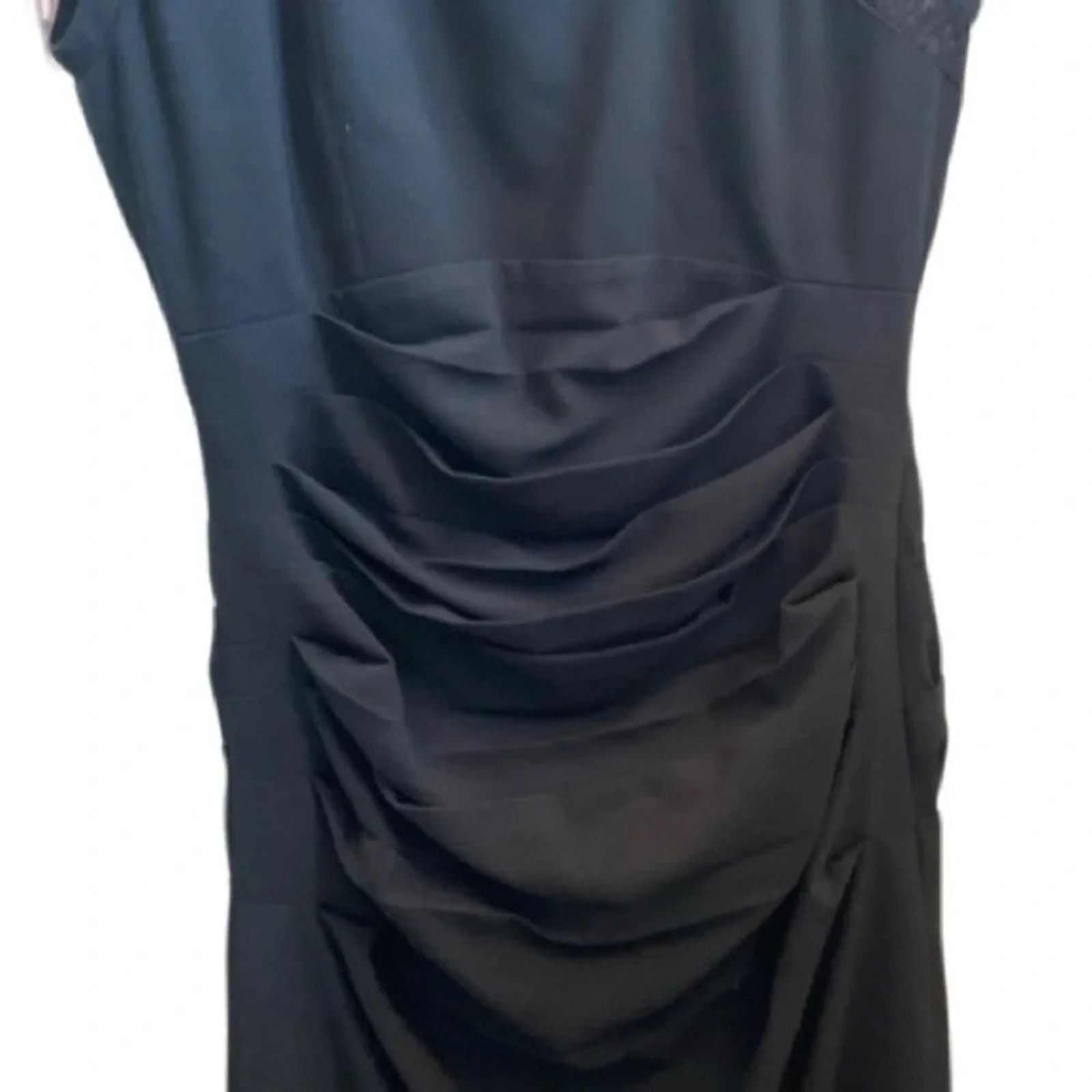 Bcbgmaxazria BCBGMaxazria Valery lace yoke sheath dress, size 4. Size S / US 4 / IT 40 - 2 Thumbnail