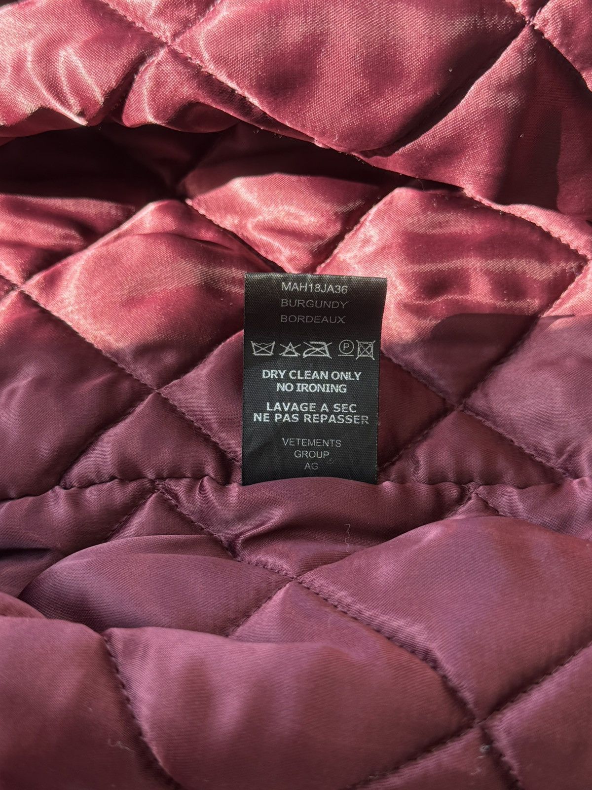 Vetements (RUNWAY) Vetements 17fw BathrobeHooded Quilted Coat Size US S / EU 44-46 / 1 - 4 Thumbnail