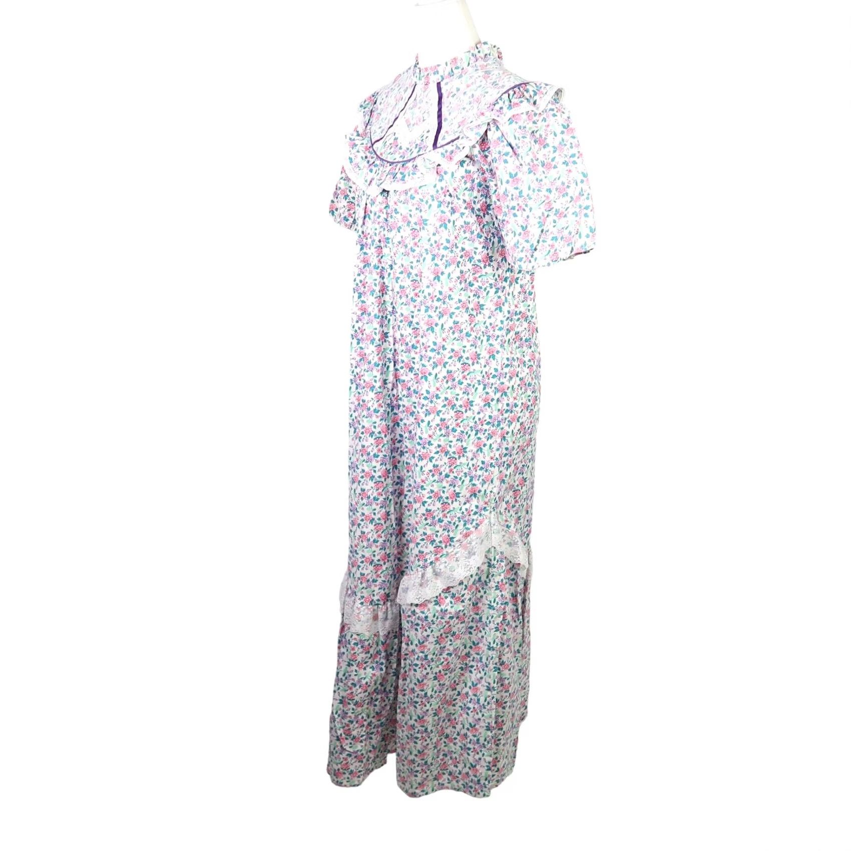 Vintage VINTAGE Liberty House Hawaii Maxi Dress Shirt Girls 5 White Floral Bohemian 1970s Cotton Casual Autumn Size S / US 4 / IT 40 - 3 Thumbnail