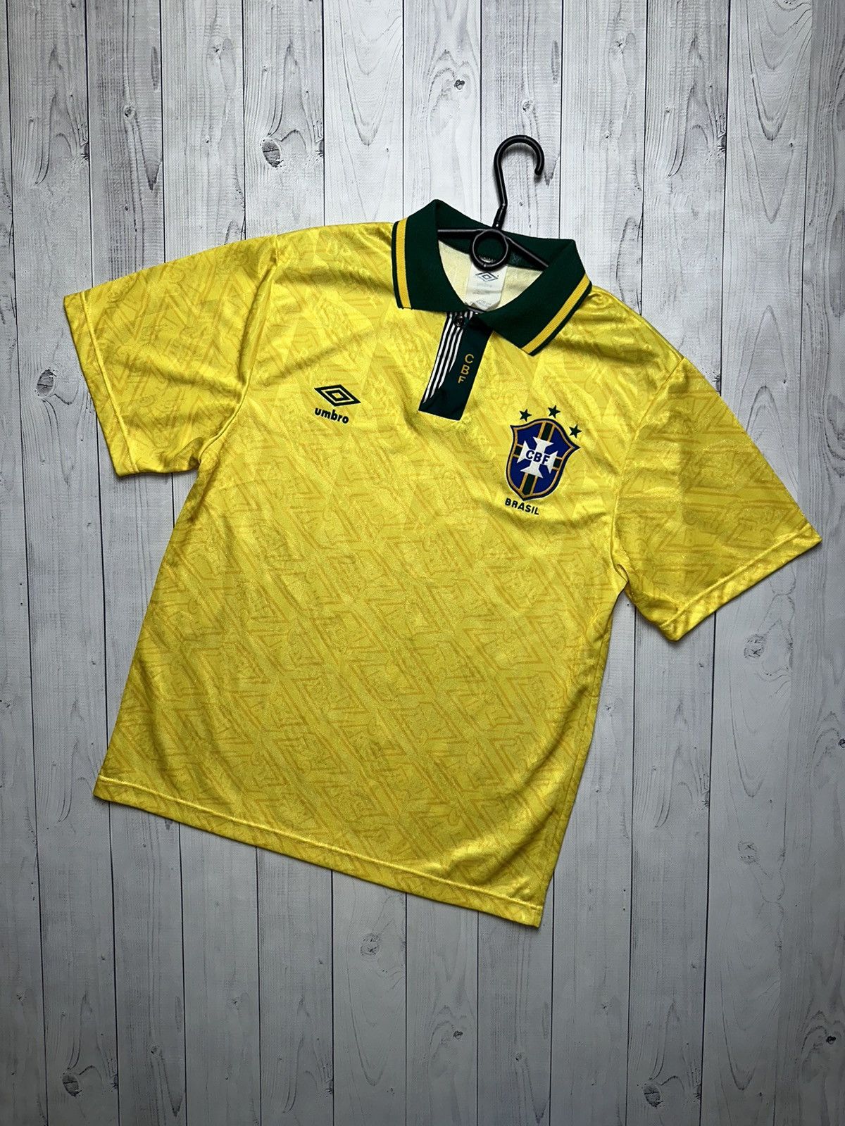 Umbro Vintage Umbro yellow Brazil soccer jersey shirt Brasil M Size US M / EU 48-50 / 2 - 1 Thumbnail