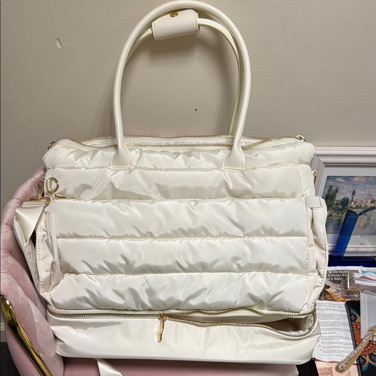 Designer Elegant White Quilted Tote with Gold Hardware Size ONE SIZE - 2 Thumbnail