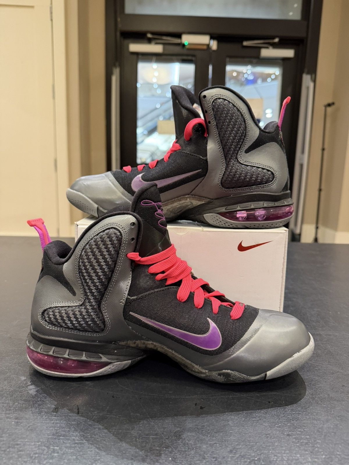 Nike Lebron 9 Retro ‘Miami Nights’ Size US 8 / EU 41 - 2 Thumbnail