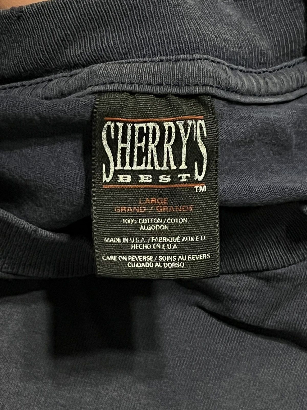 Mickey Mouse Vintage Disney Sherrys Mickey Mouse T Shirt Chicago 90s Mens Size US L / EU 52-54 / 3 - 14 Thumbnail