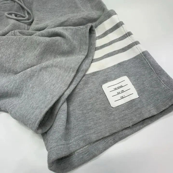 Thom Browne Thom Browne Classic Four Stripe Sweatpants. Size US 30 / EU 46 - 8 Thumbnail