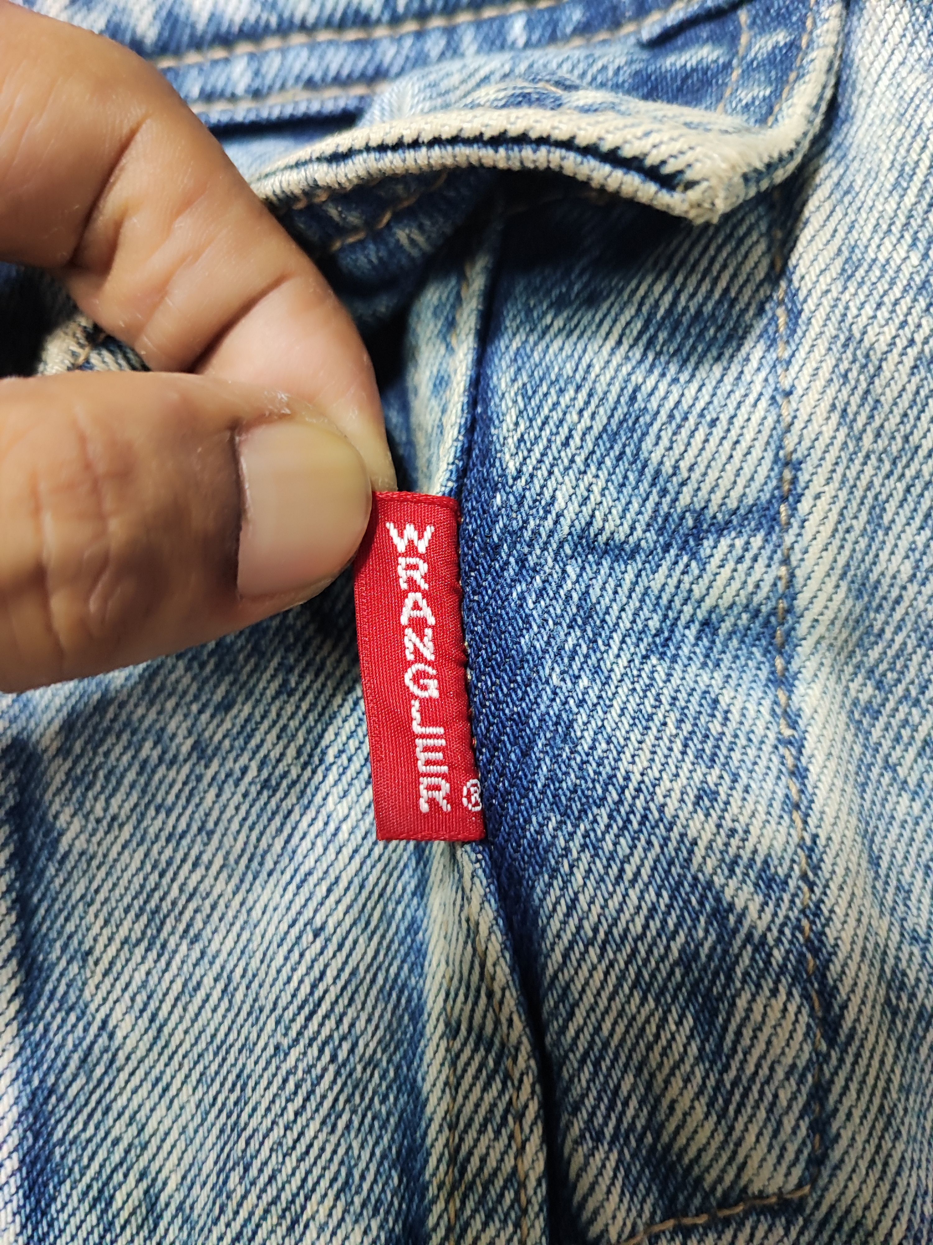 Wrangler Vintage Wrangler 90s Distressed Acid Wash Denim Jacket Size US L / EU 52-54 / 3 - 11 Thumbnail